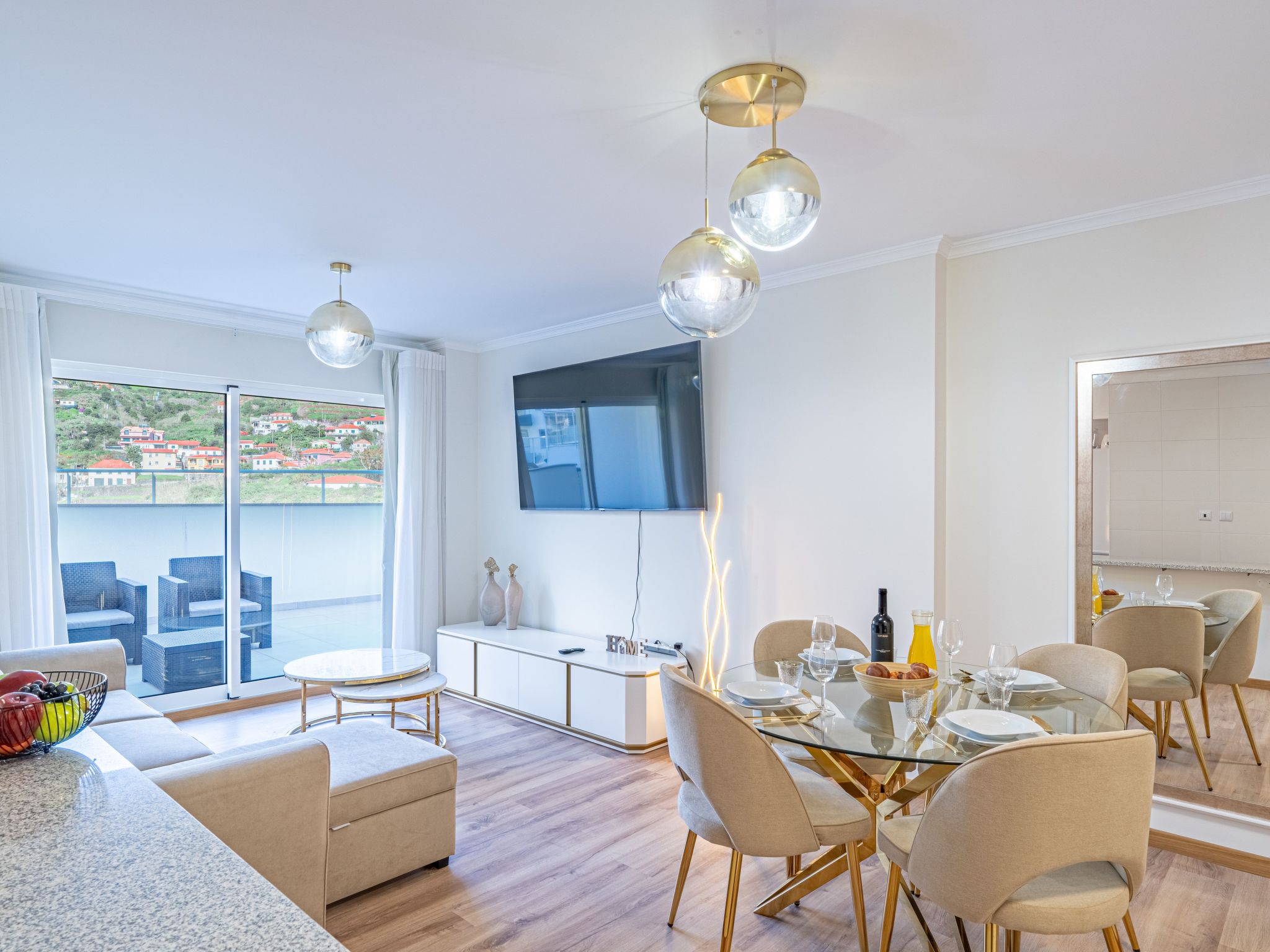 "Sonnenblume" mit Gemeinschaftspool