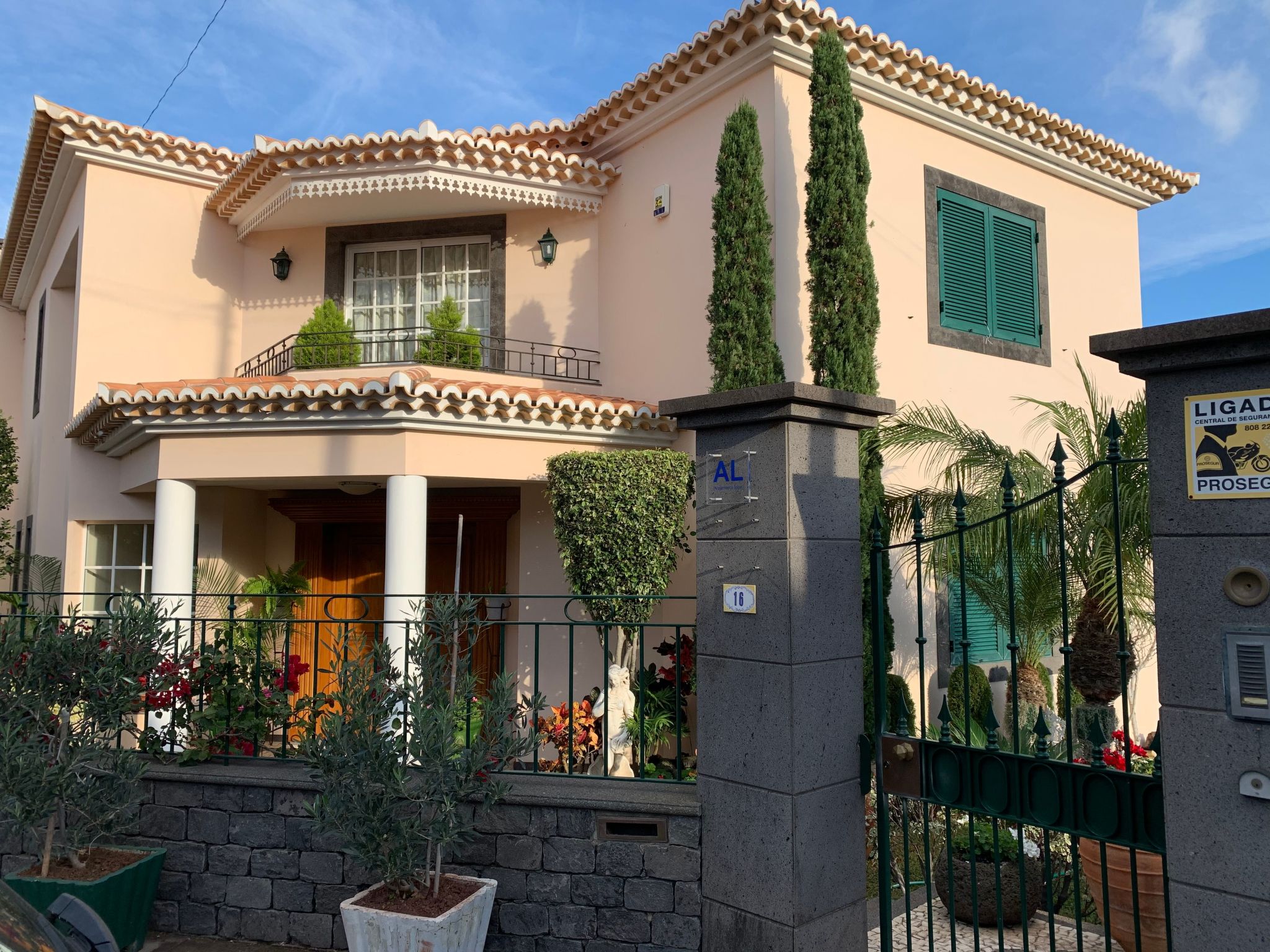 In Caniço mit Garten und Terrasse - Dehors