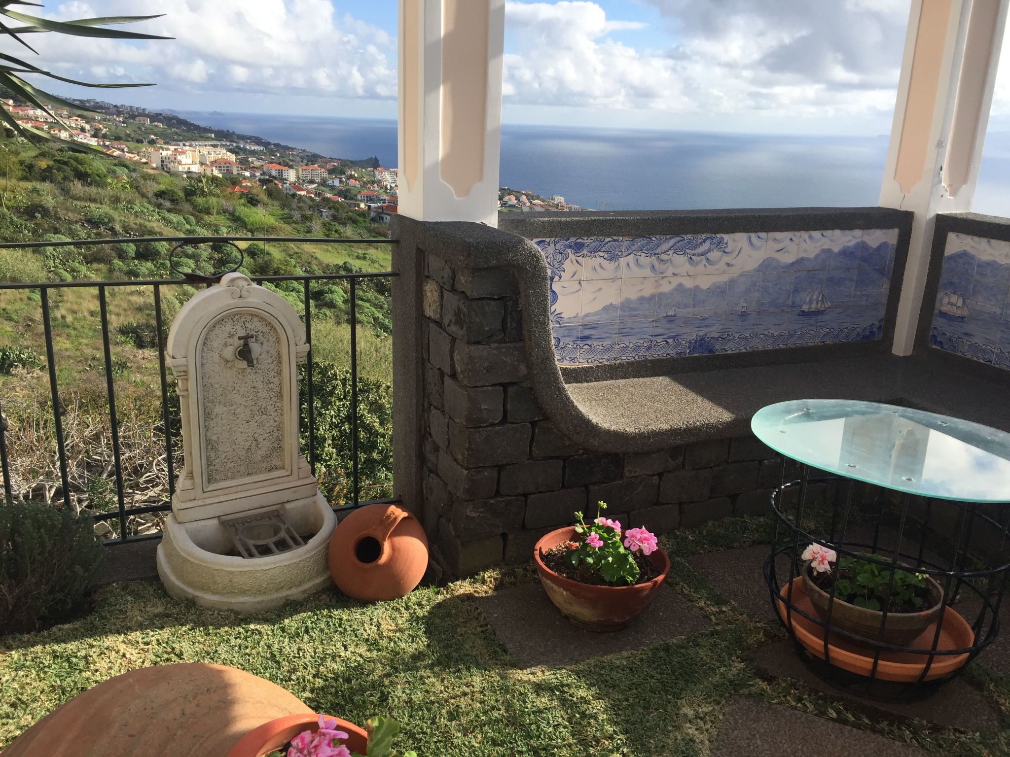 In Caniço mit Garten und Terrasse - Dehors