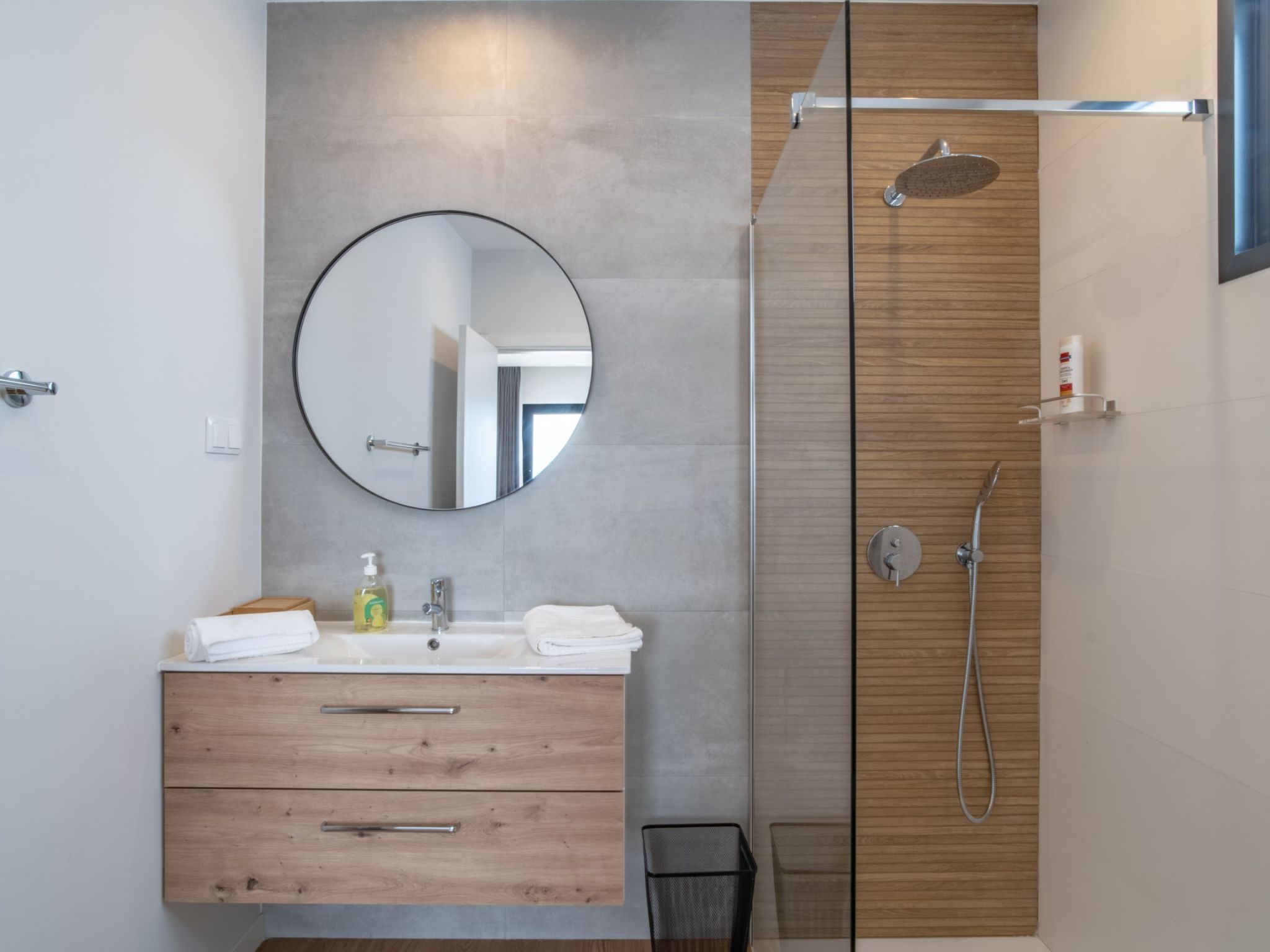 Ferienvilla "Isaac" mit Whirlpool-Drinnen