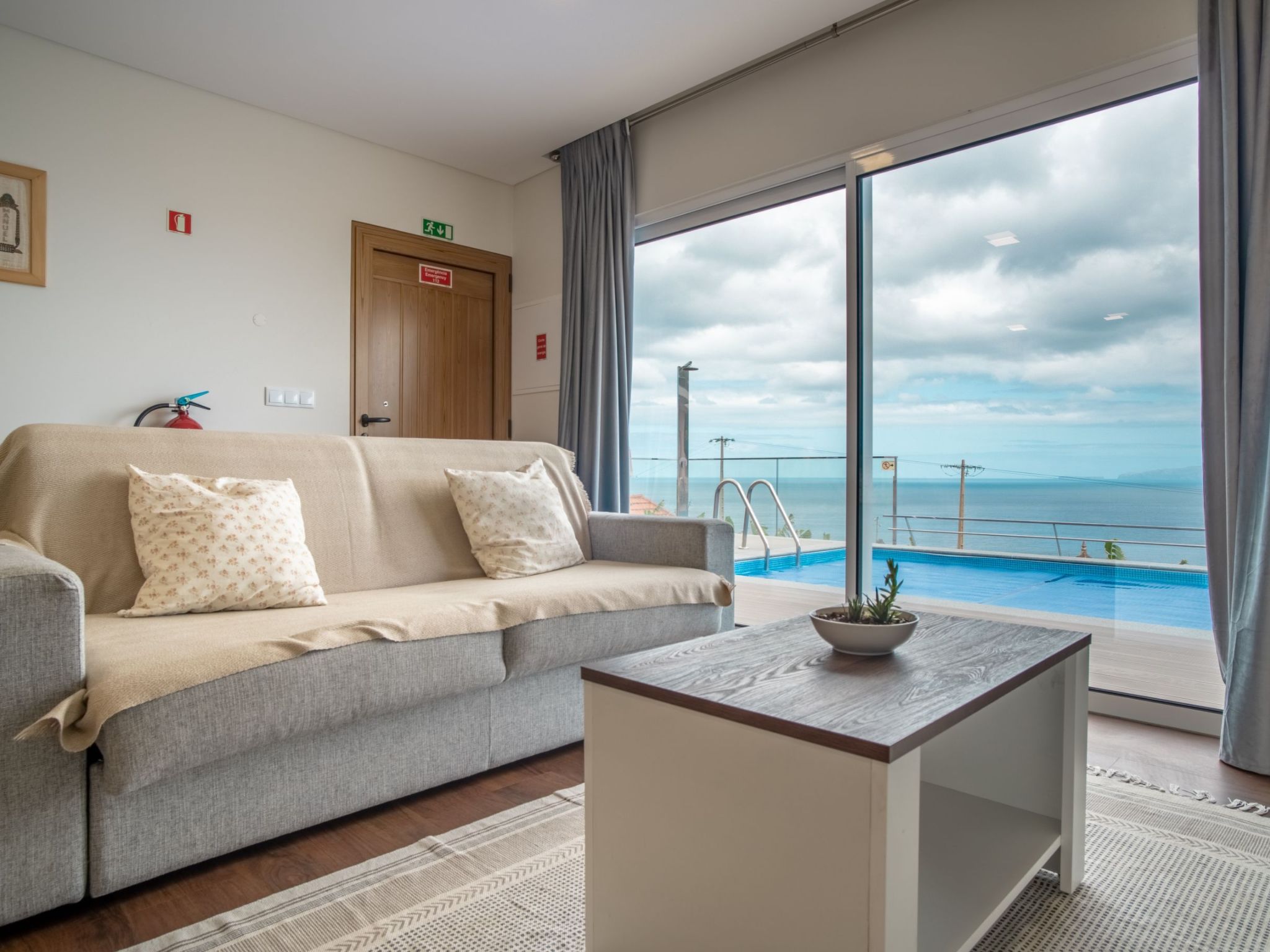 "Villa Azinhaga" mit Waschmaschine-Image-tags.info