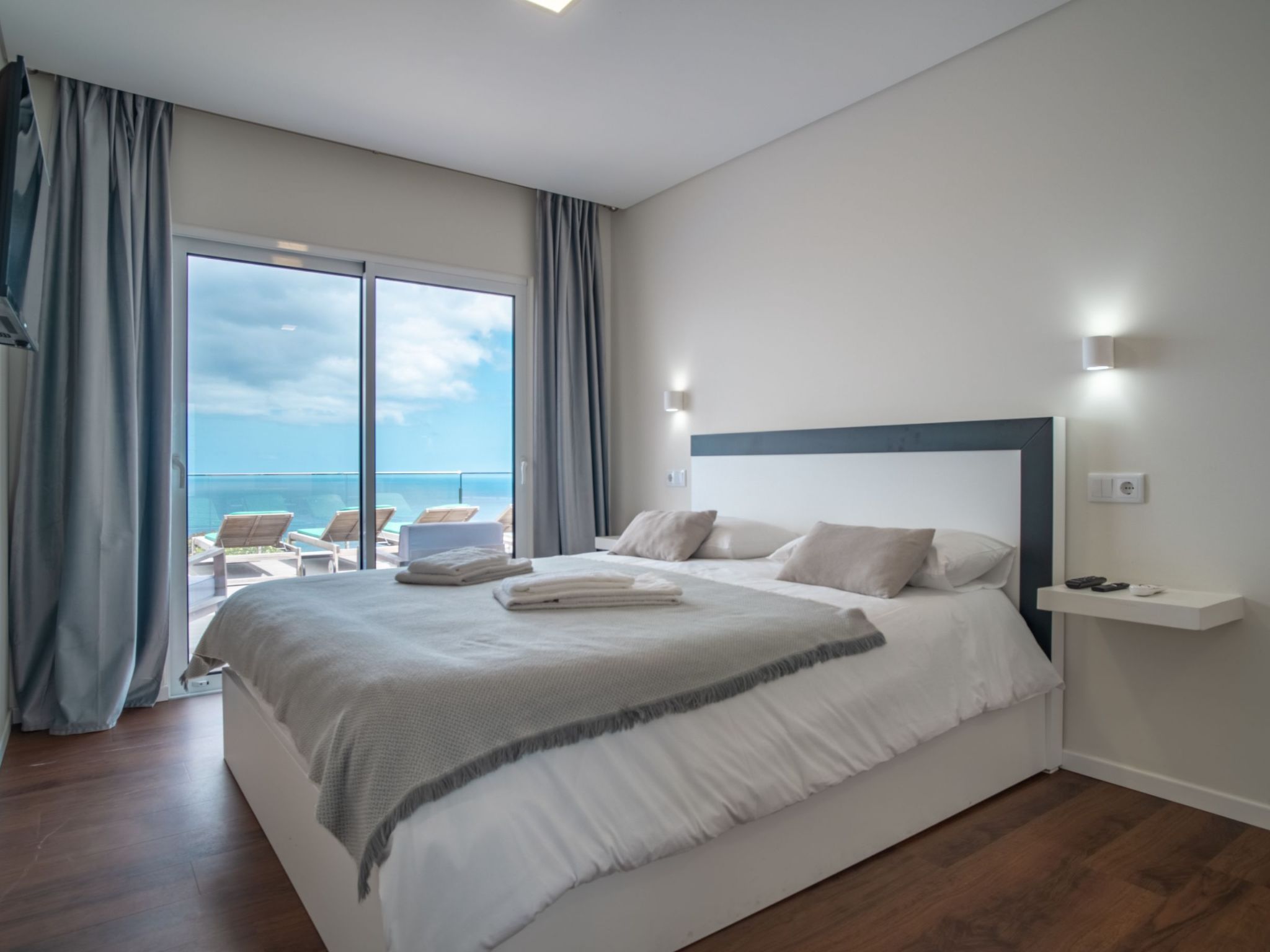 "Villa Azinhaga" mit Waschmaschine-Drinnen