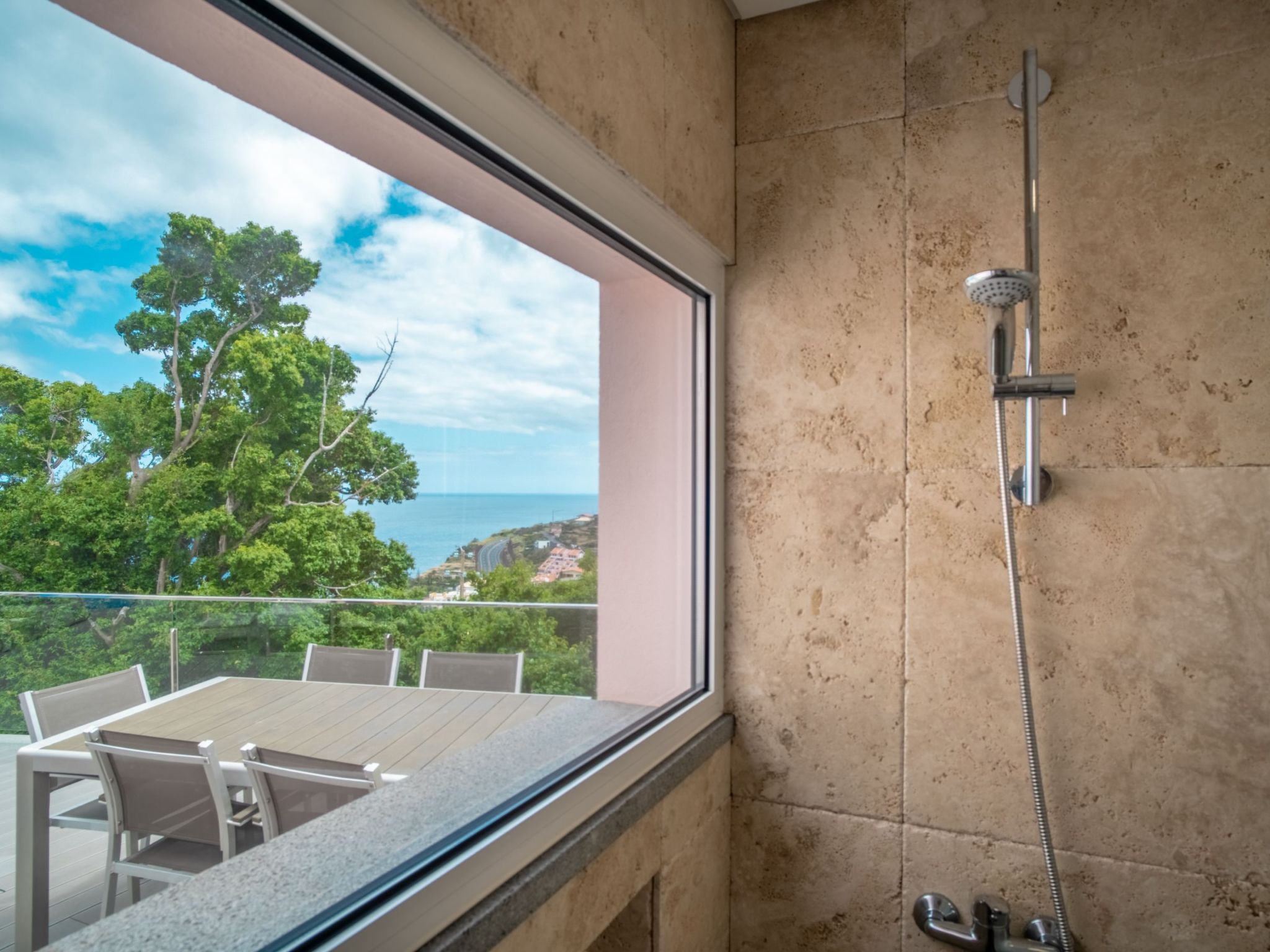 "Villa Azinhaga" mit Waschmaschine-Draußen