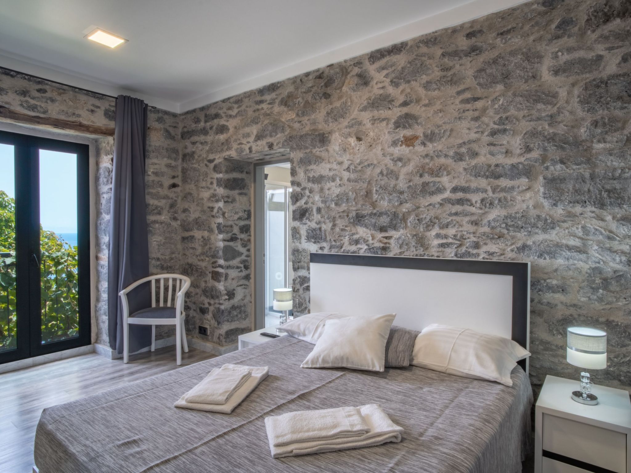 Villa mit eigenem Garten und Grill-Image-tags.info