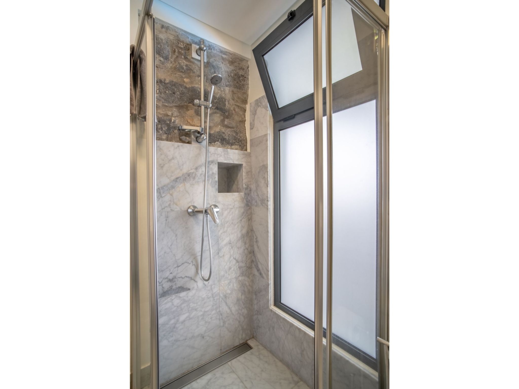 Villa mit eigenem Garten und Grill-Image-tags.info