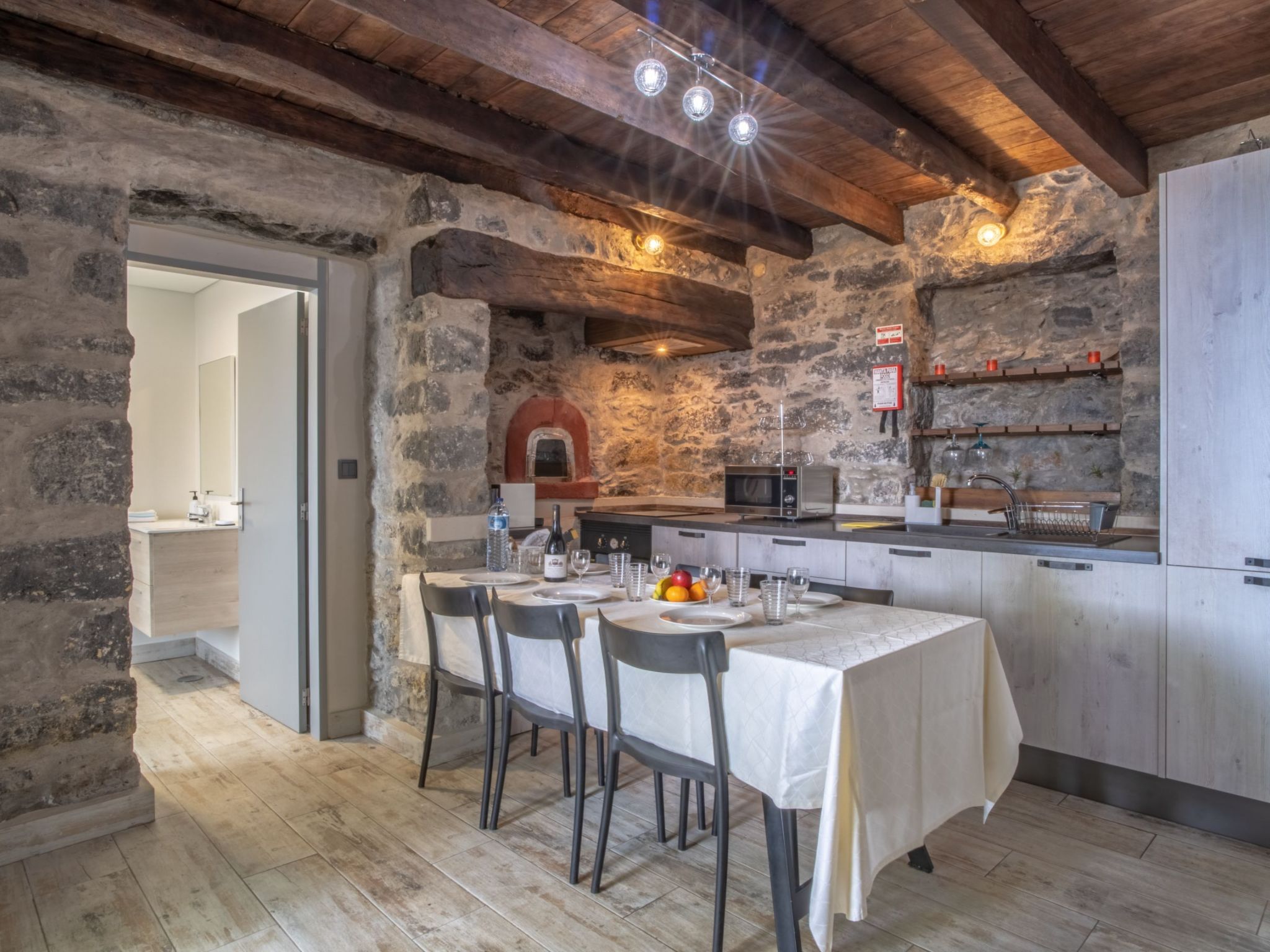 Villa mit eigenem Garten und Grill-Image-tags.info