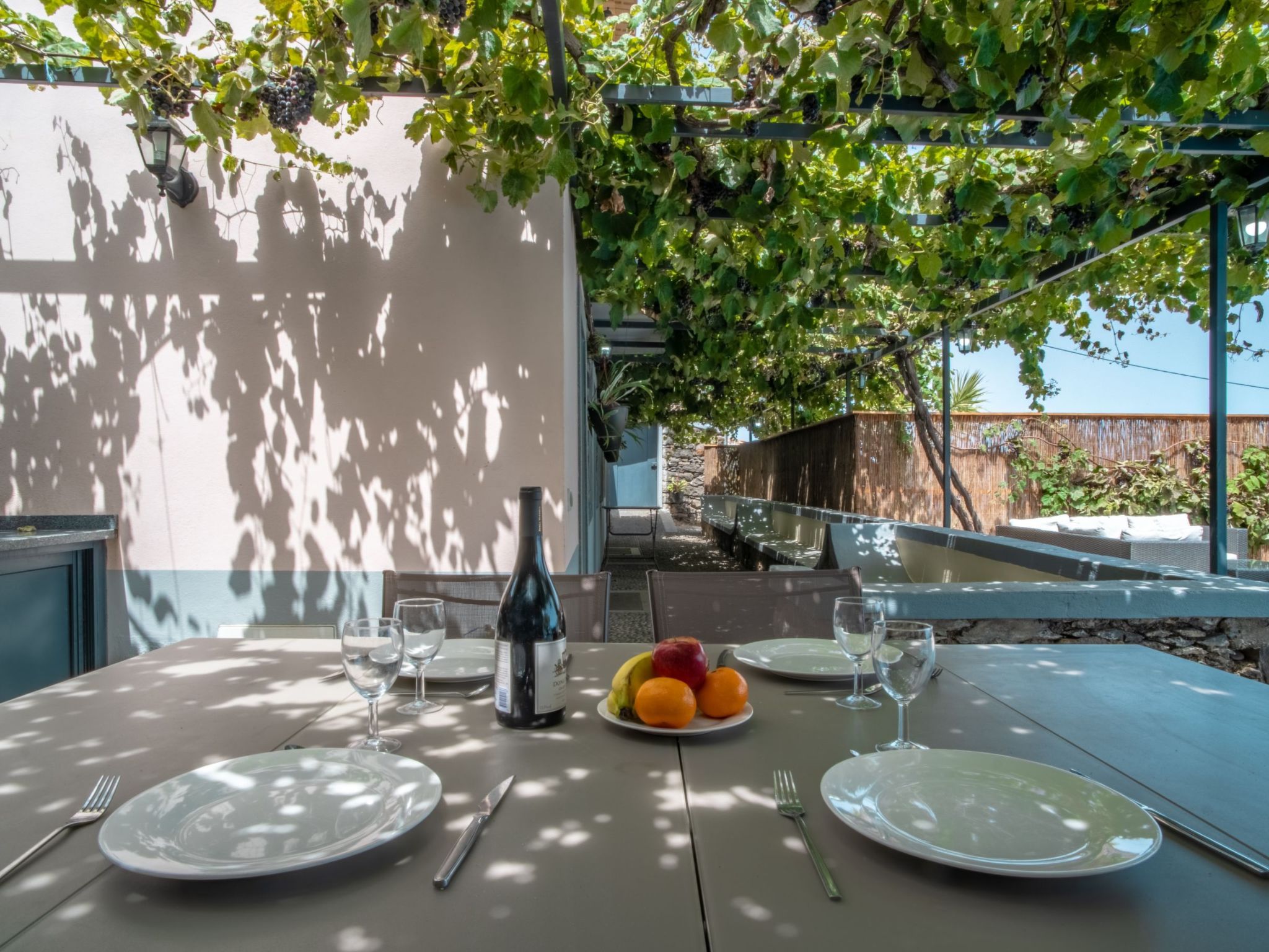 Villa mit eigenem Garten und Grill-Draußen