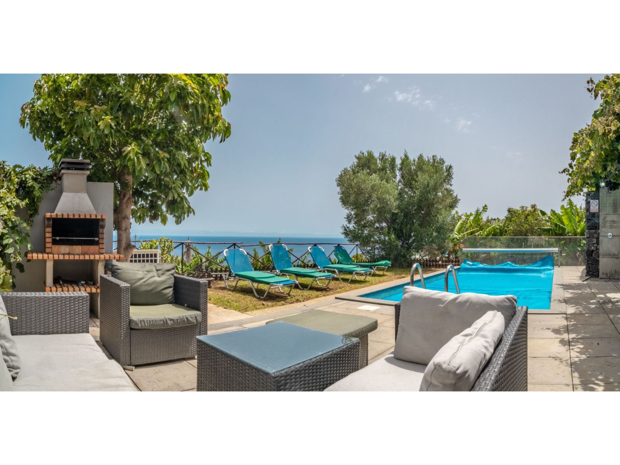 Villa mit eigenem Garten und Grill-Image-tags.info