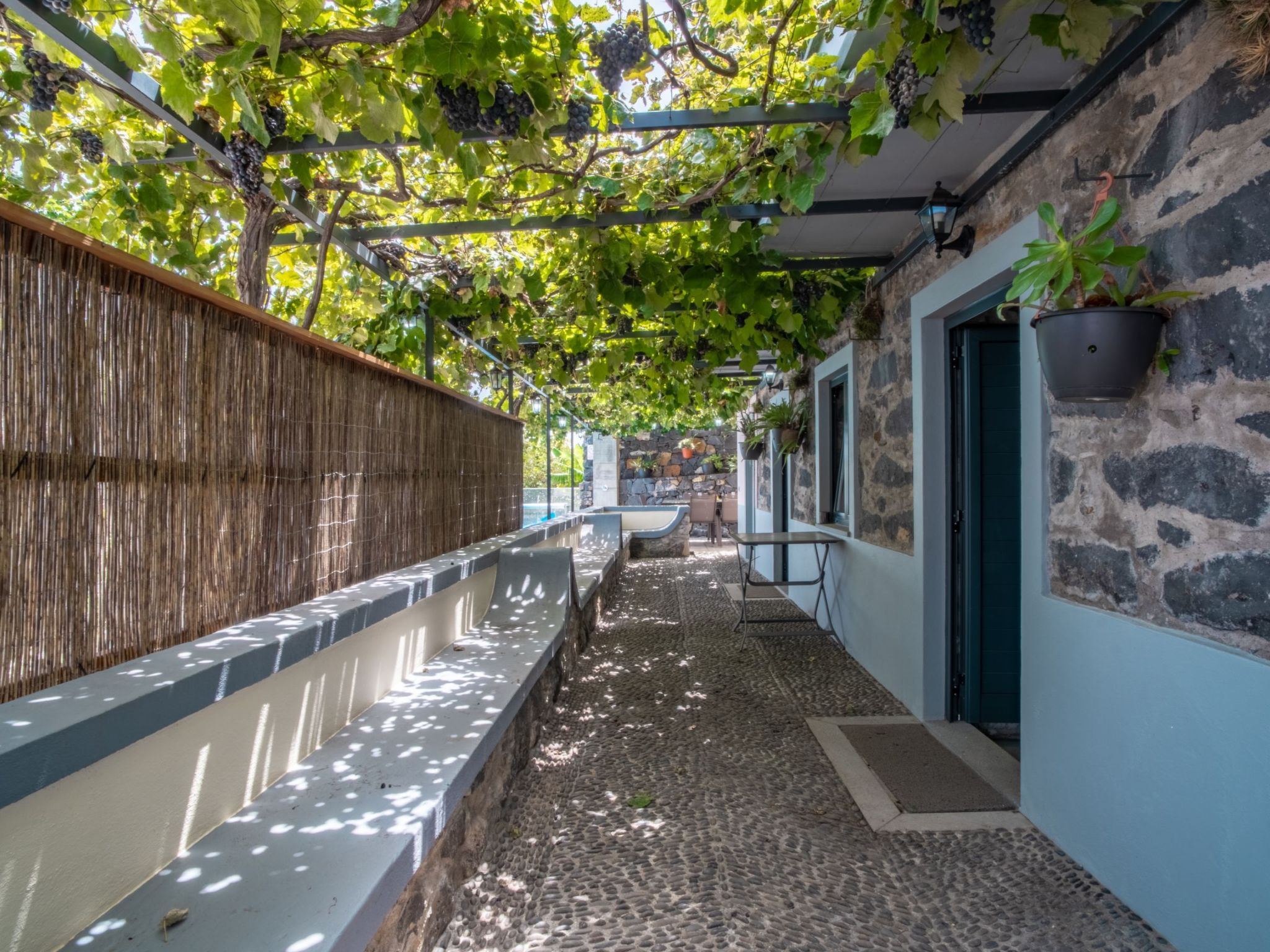 Villa mit eigenem Garten und Grill-Image-tags.info