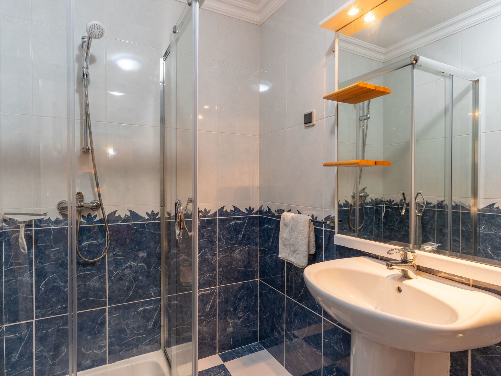 Dorf Sonnenuntergang-Binnen