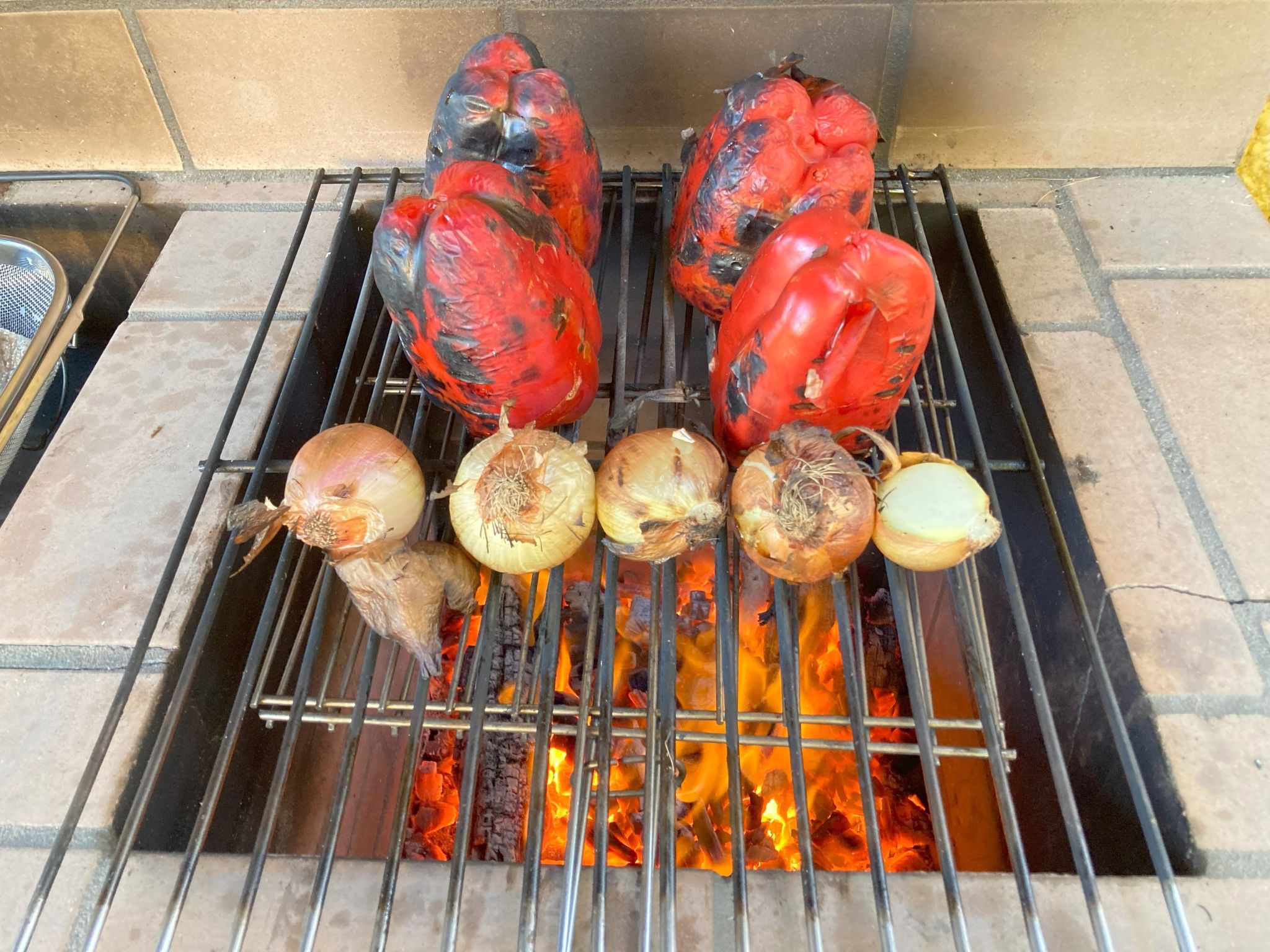 in Vila Baleira mit Garten