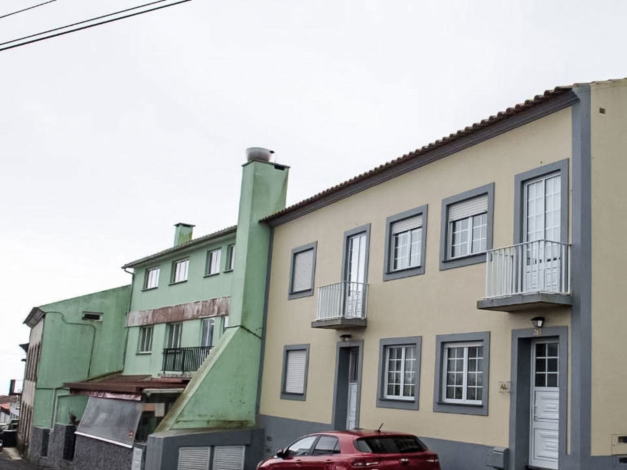 Geräumiges Haus in der Nähe von Angra do Heroismo - Buiten