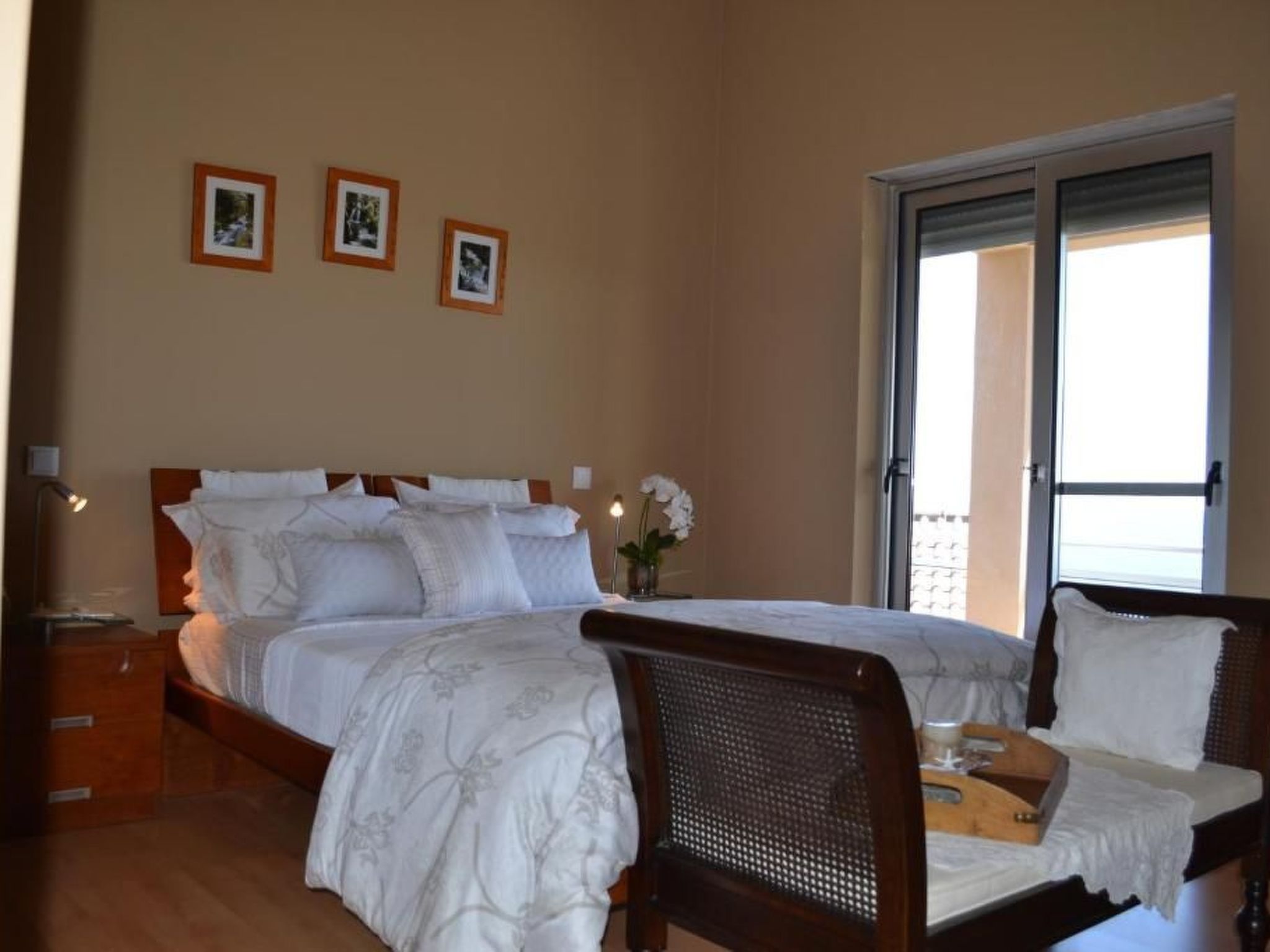 Schöne Aussichten Ecke-Drinnen