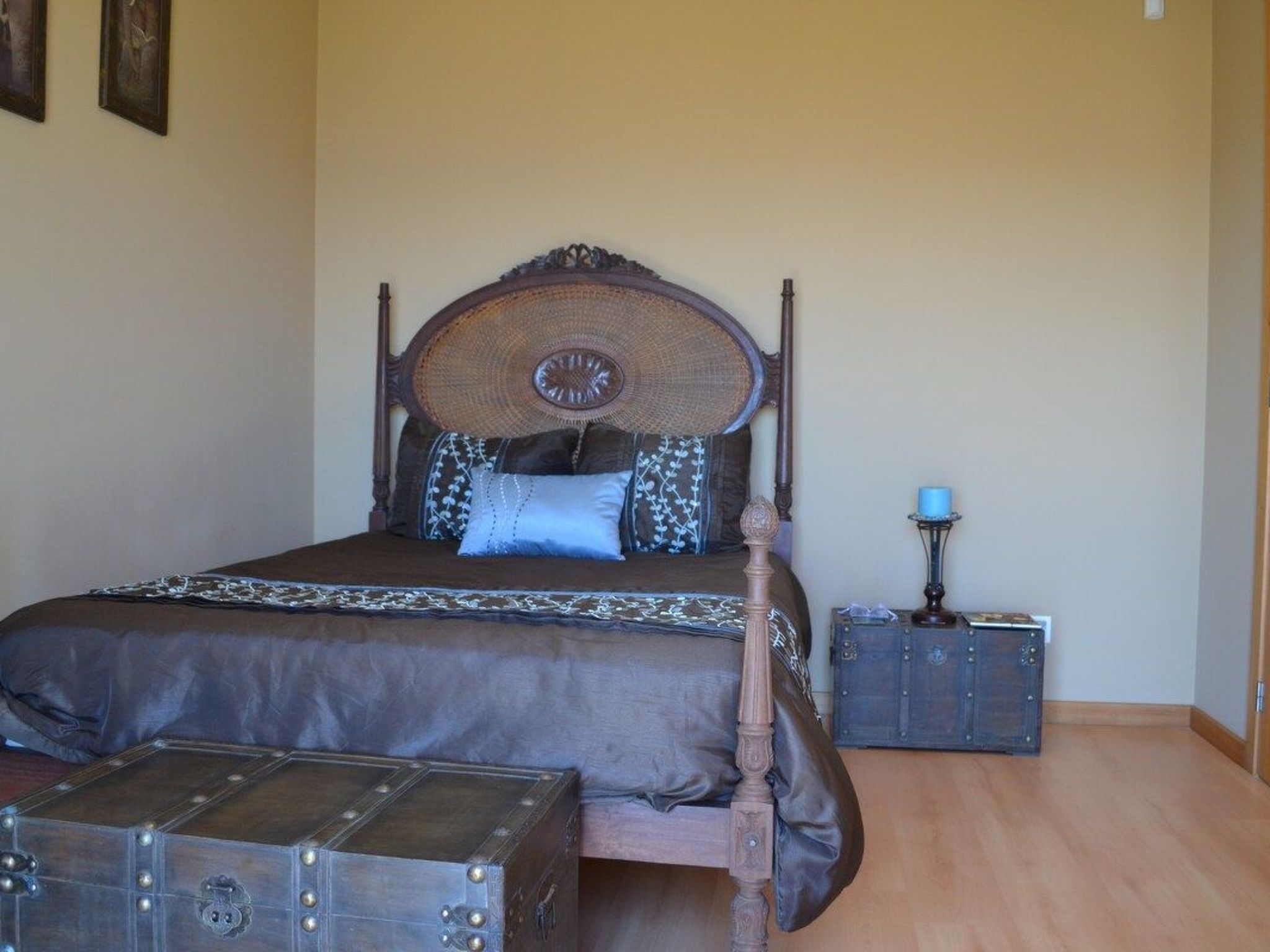 Schöne Aussichten Ecke-Drinnen