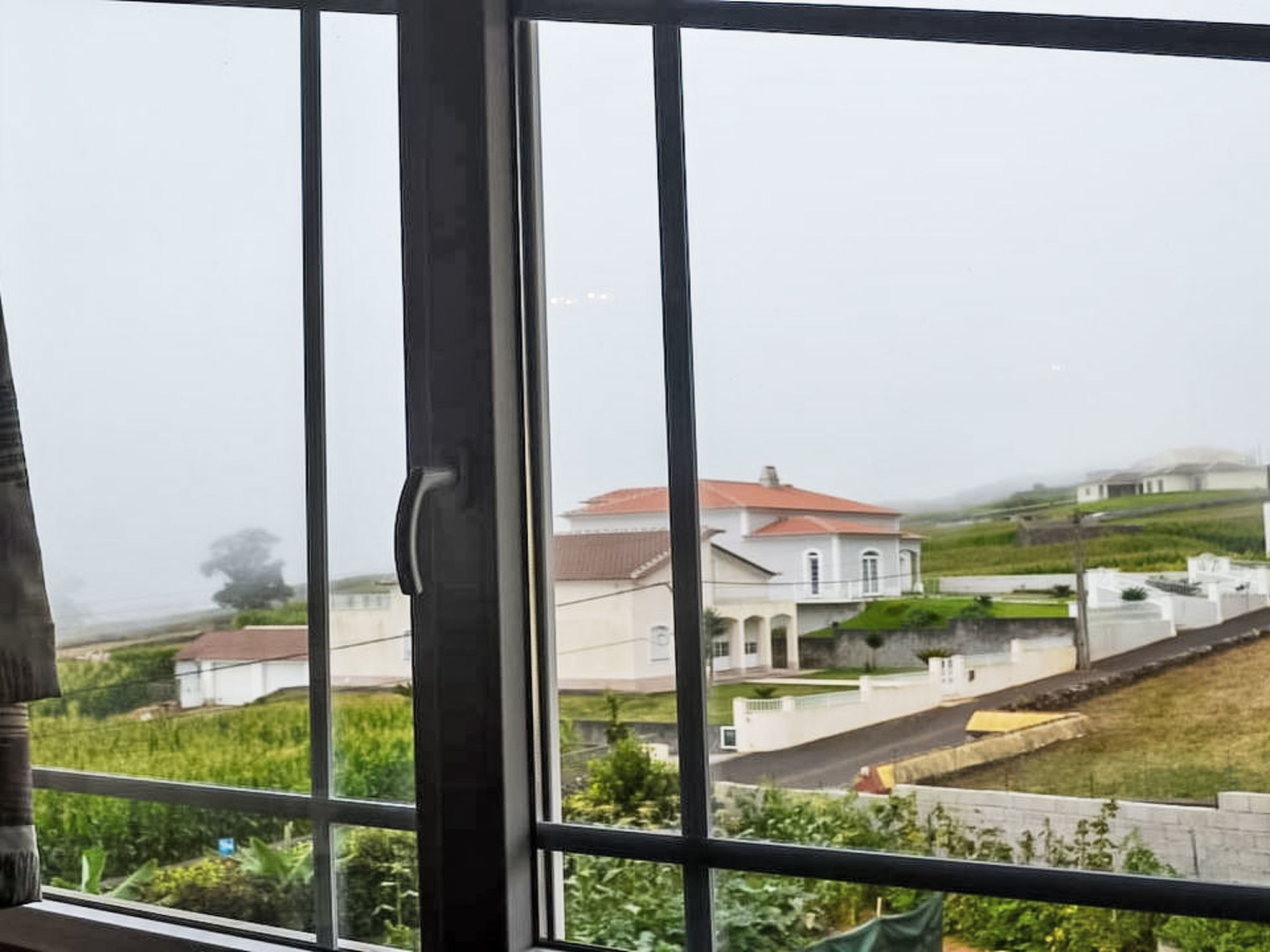 Große, komfortable Villa auf der Insel Terceira - Buiten