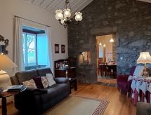 Casa da Fonte: Authentiek stenen huis met tuin nabij de kust van Algarvia - thumbnail 4