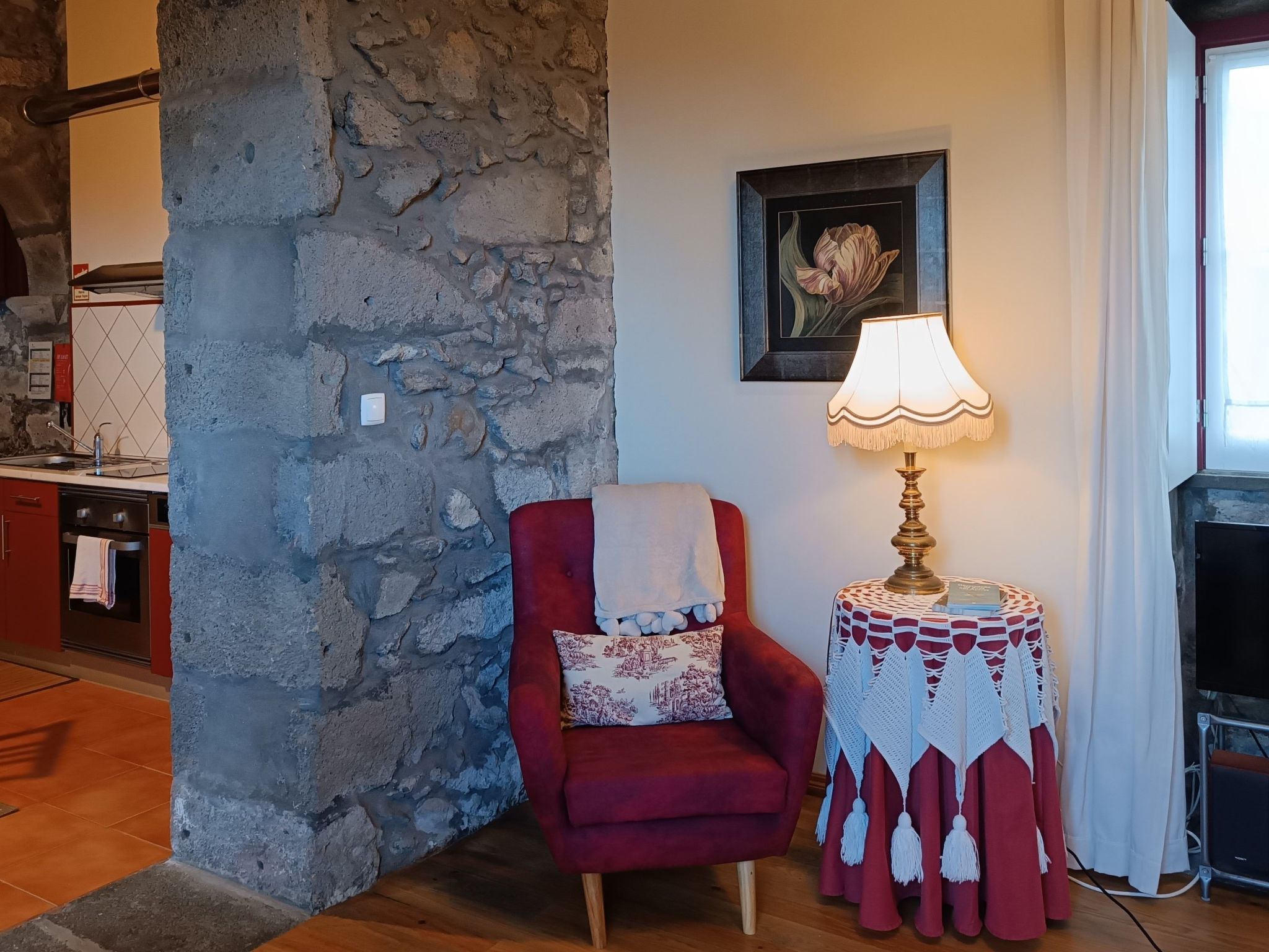 Casa da Fonte - Historisches Steinhaus auf den Azoren-Binnen