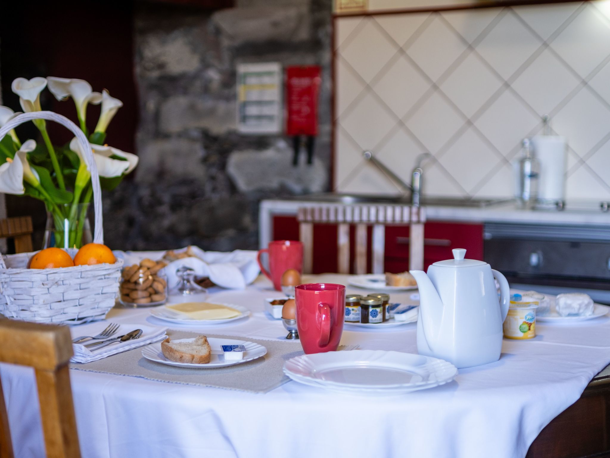 Casa da Fonte - Historisches Steinhaus auf den Azoren-Binnen