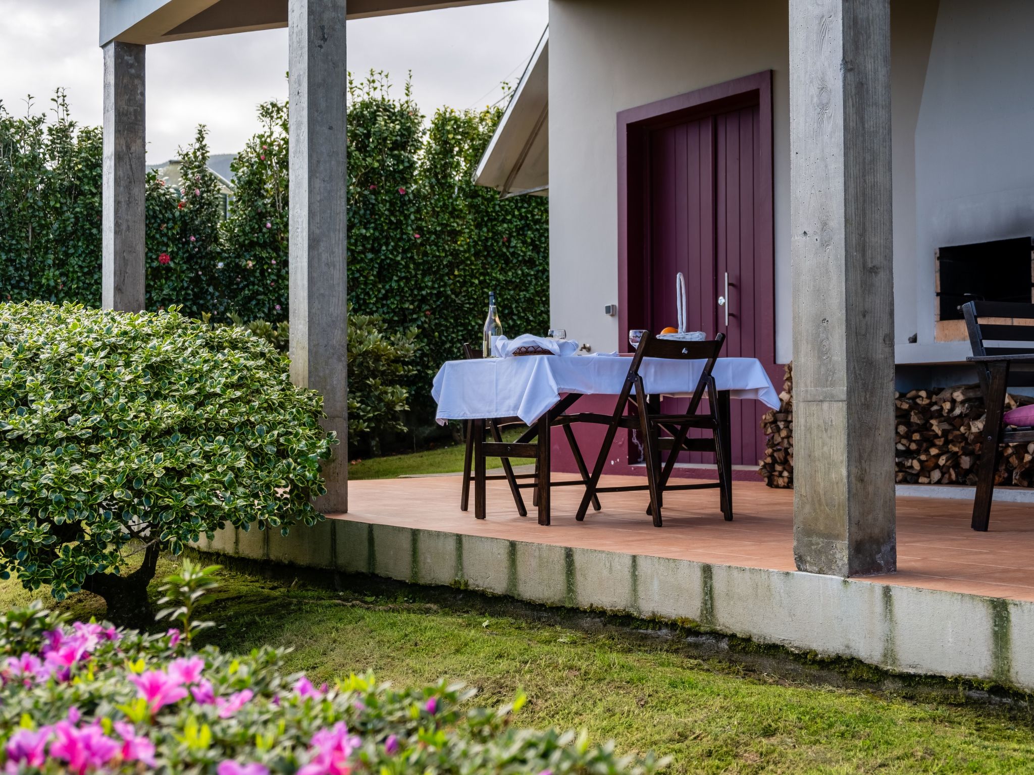 Casa da Fonte - Historisches Steinhaus auf den Azoren-Binnen