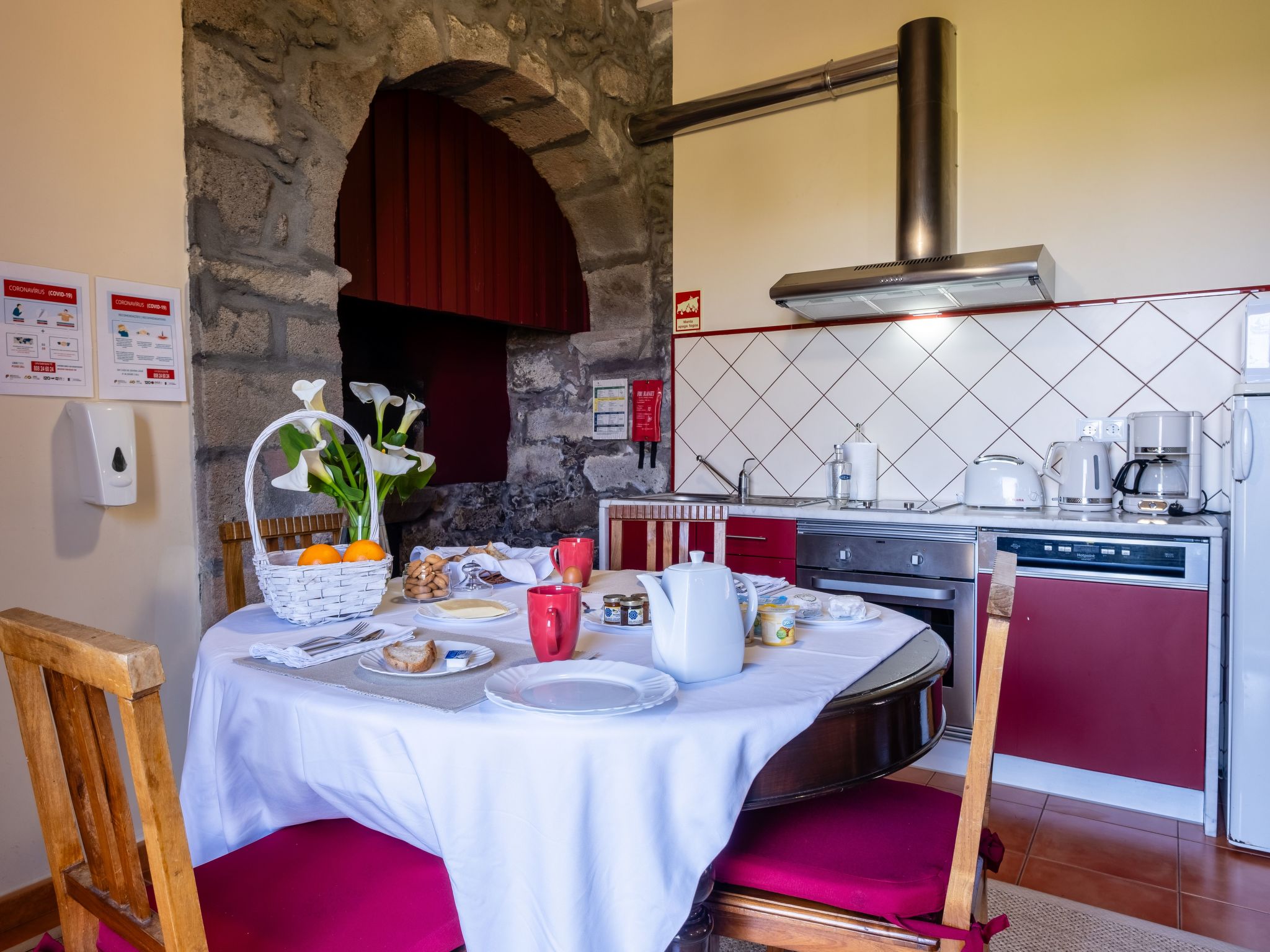 Casa da Fonte - Historisches Steinhaus auf den Azoren-Binnen