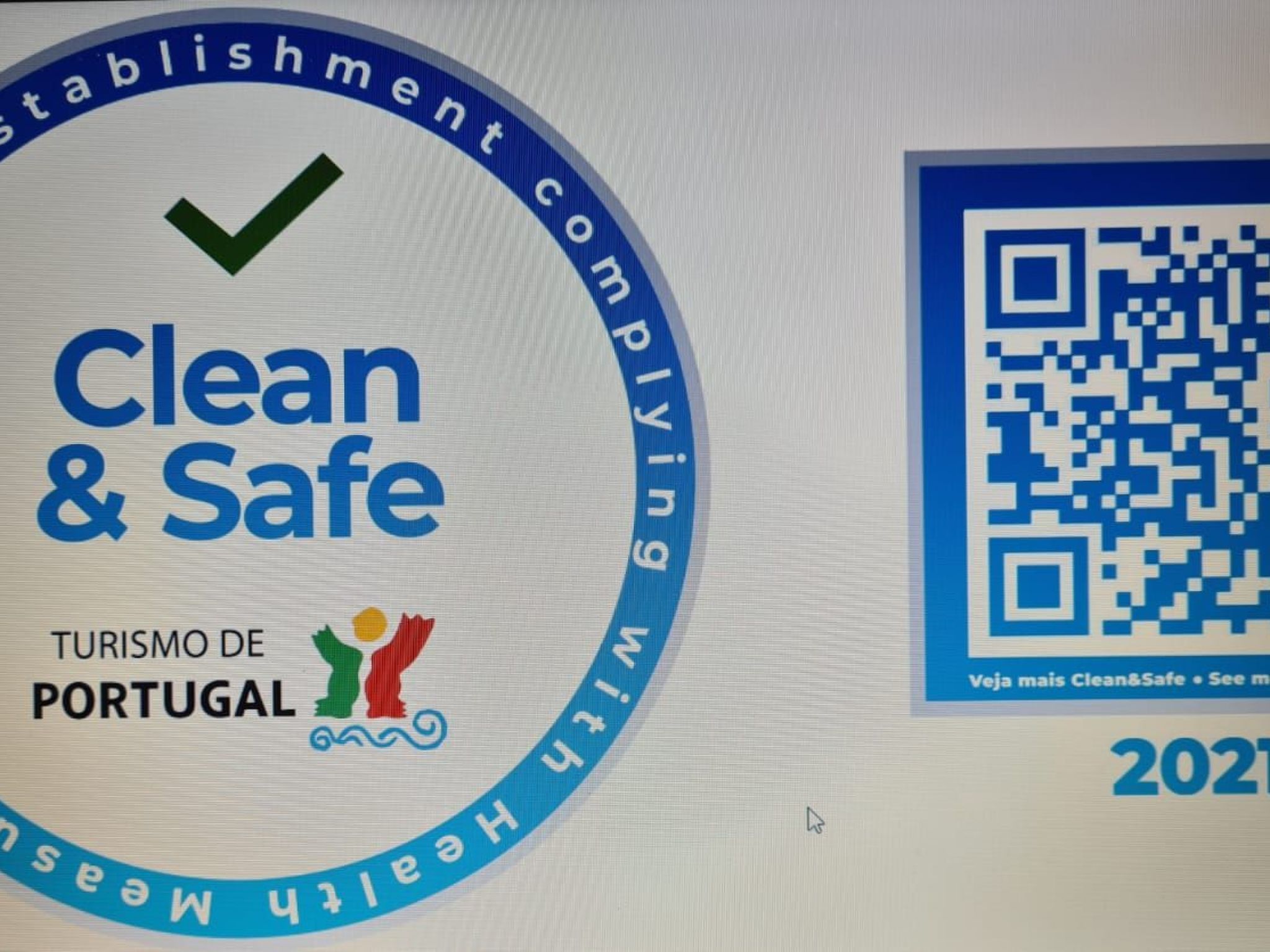 Mit Blick auf das Wasser