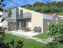in Furnas mit Terrasse, Garten und Grill