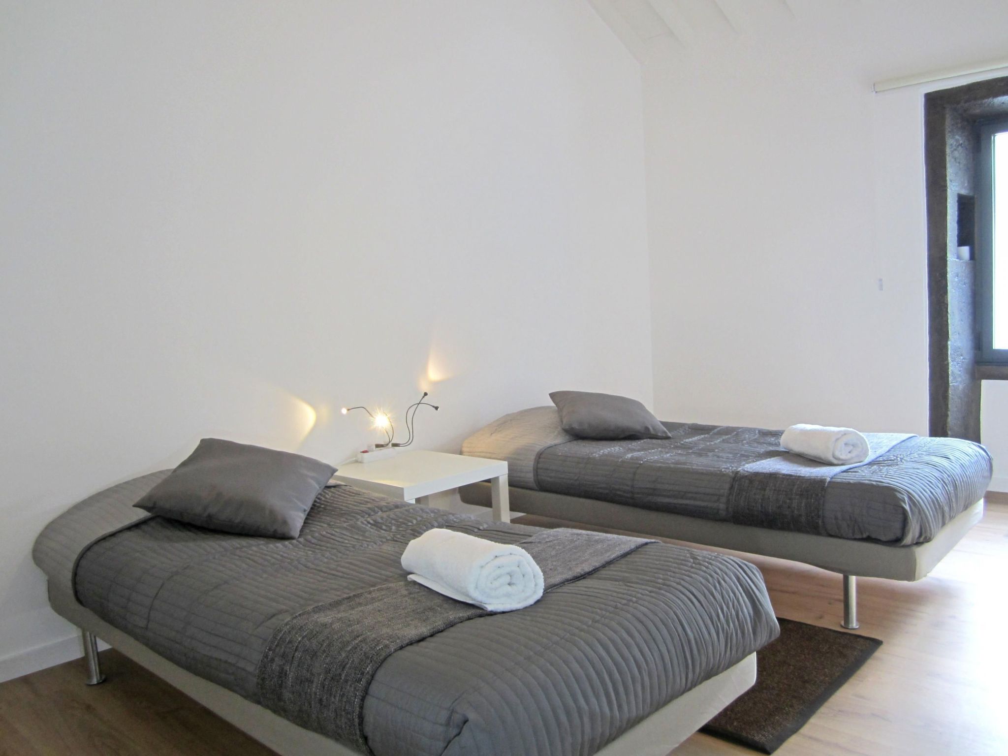 In Furnas mit Terrasse, Garten und Grill-Image-tags.info