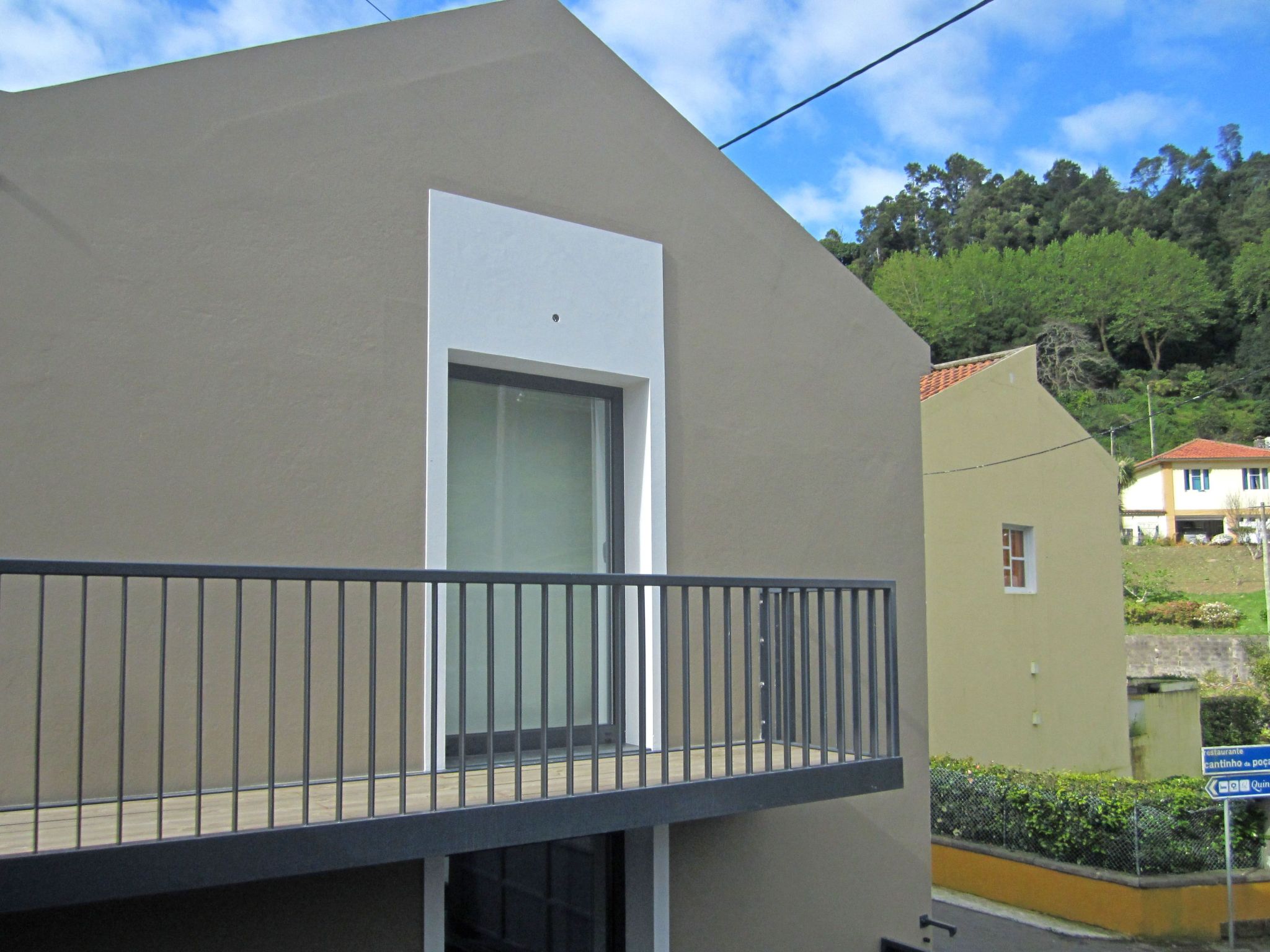 In Furnas mit Terrasse, Garten und Grill-Image-tags.info