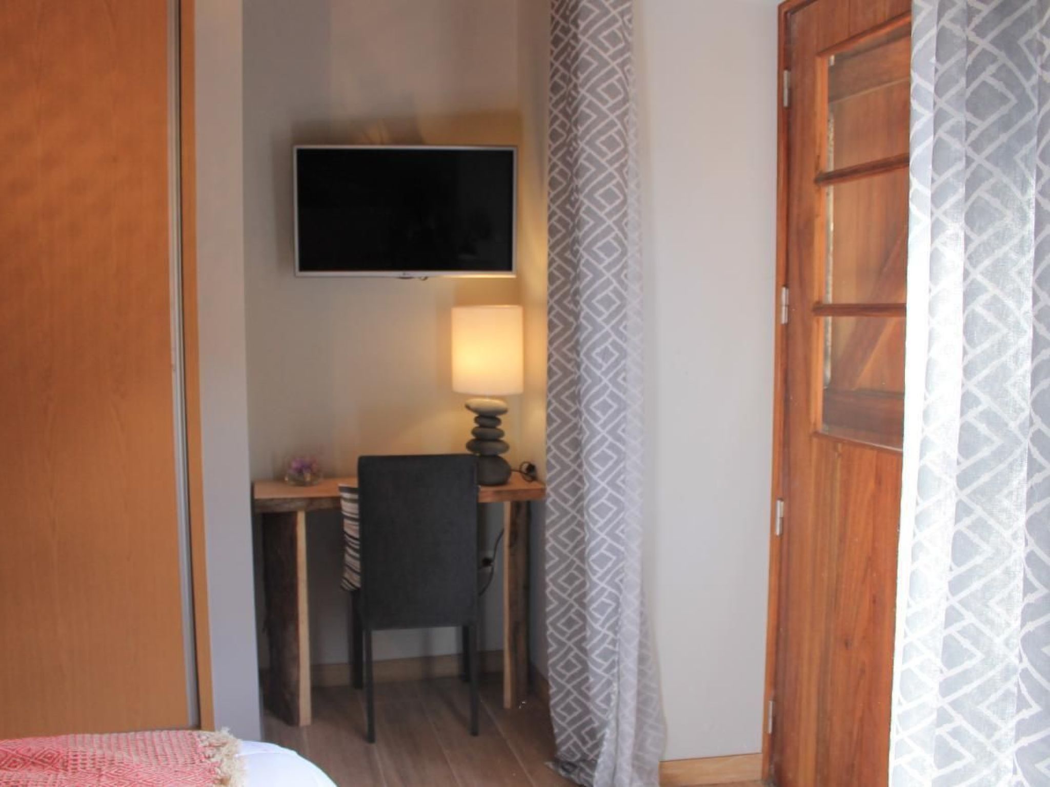 "Vinea Lava" mit Blick auf das Wasser-Binnen