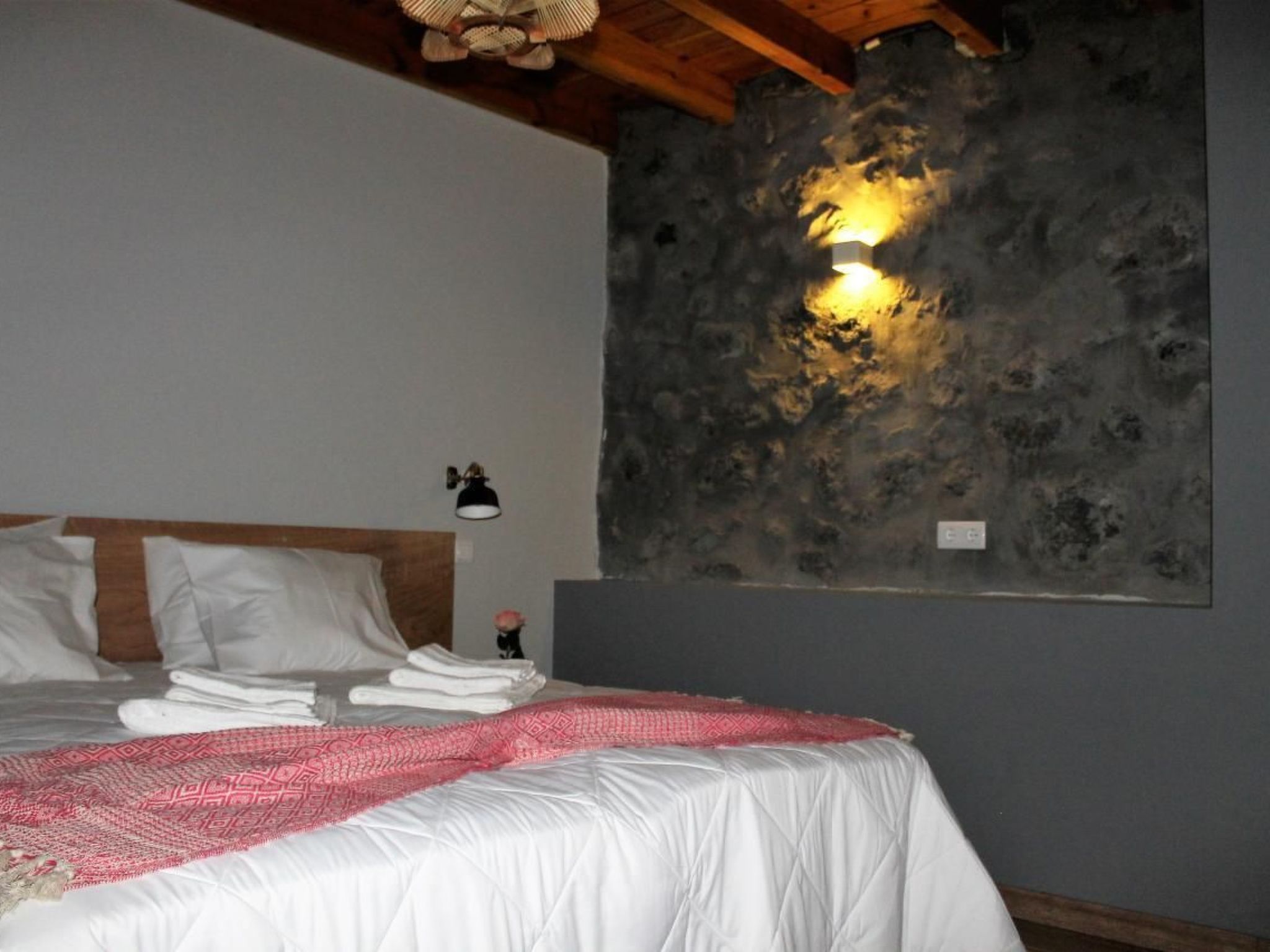 "Vinea Lava" mit Blick auf das Wasser-Binnen