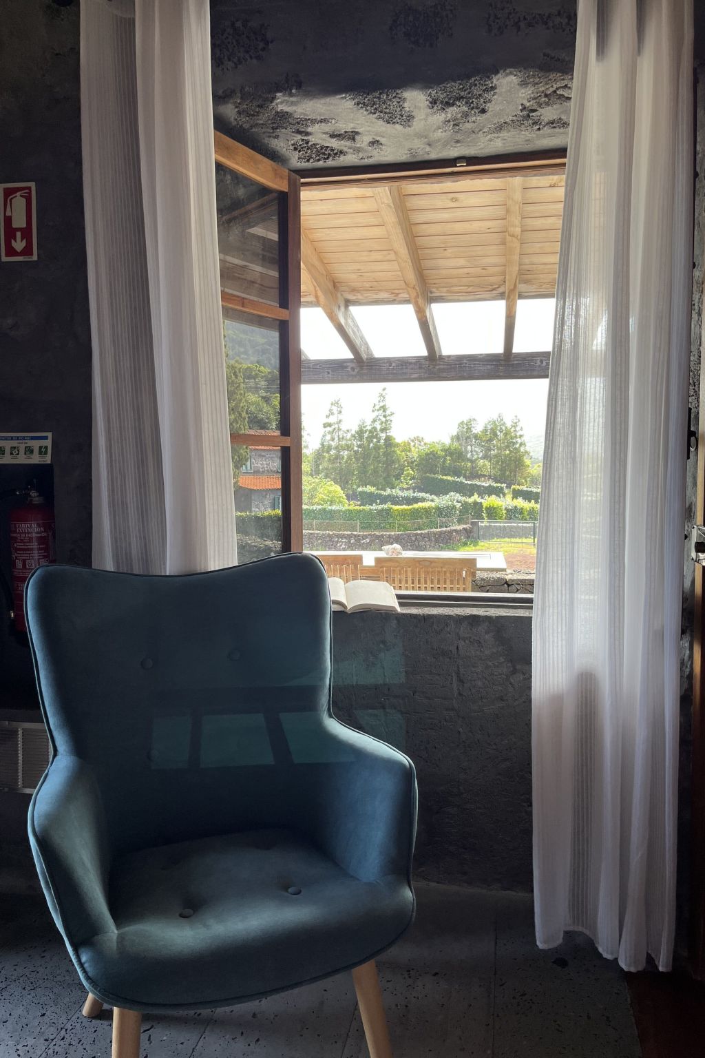 "Vinea Lava" mit Blick auf das Wasser-Binnen