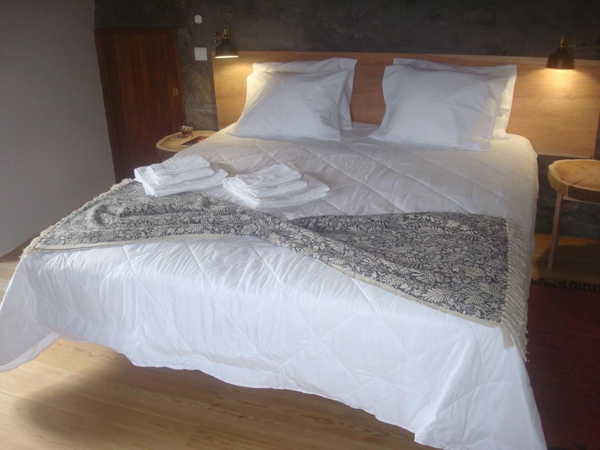 "Vinea Lava" mit Blick auf das Wasser-Binnen