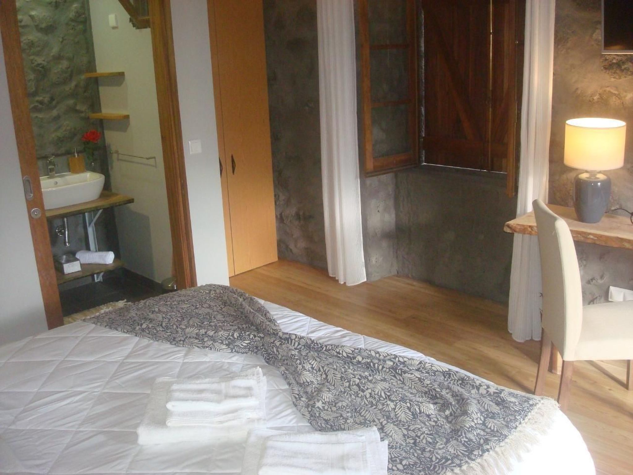 "Vinea Lava" mit Blick auf das Wasser-Binnen