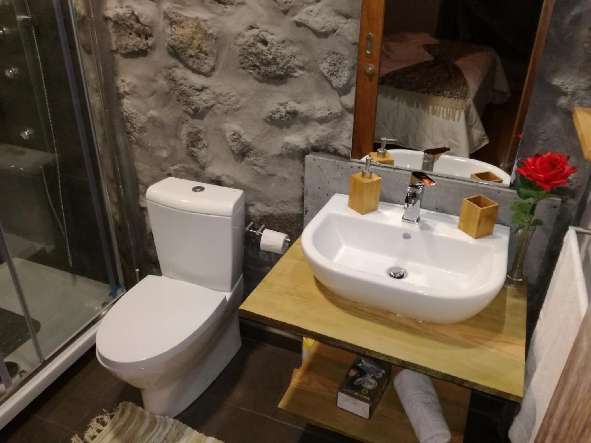 "Vinea Lava" mit Blick auf das Wasser-Binnen