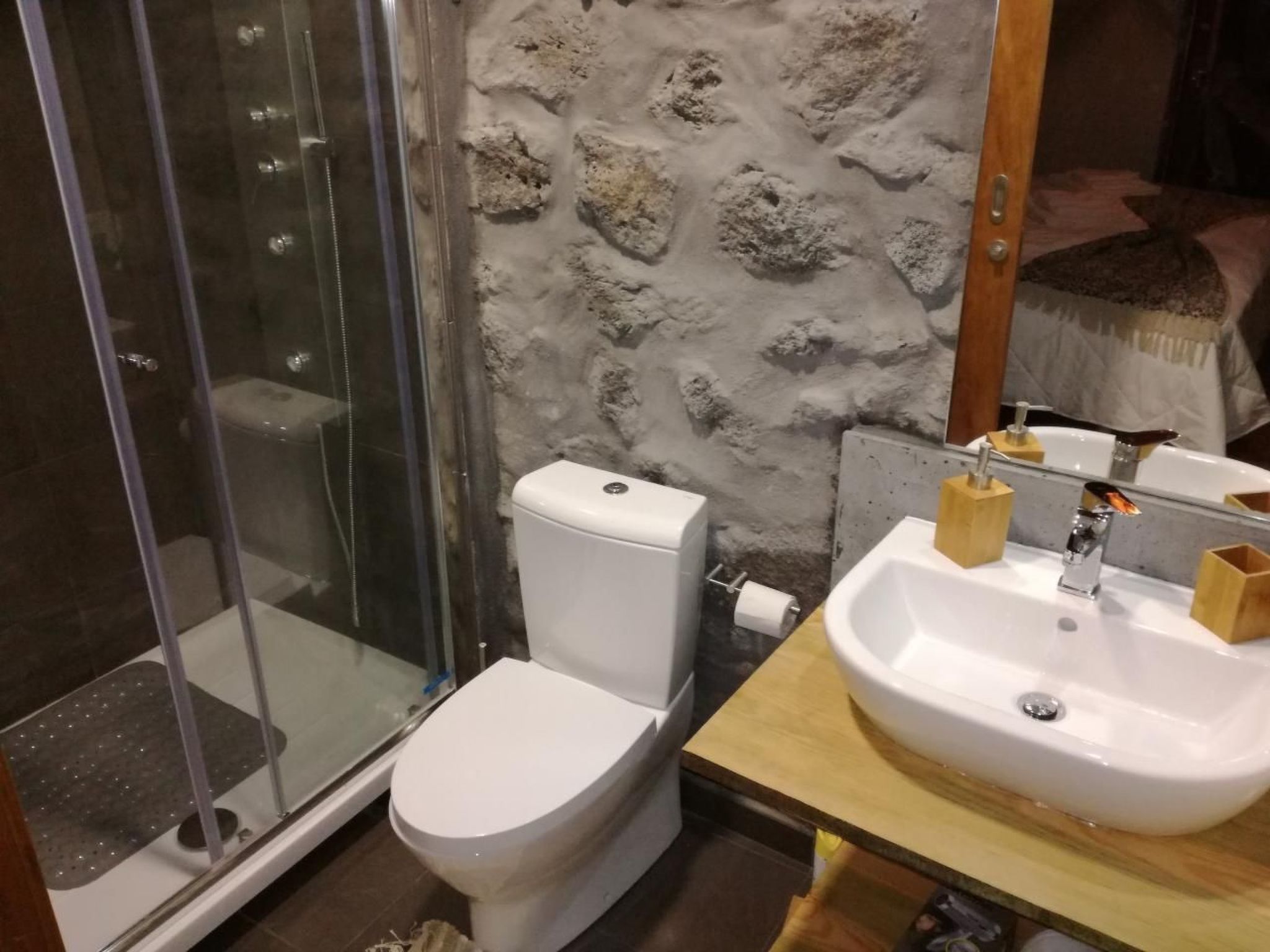 "Vinea Lava" mit Blick auf das Wasser-Binnen