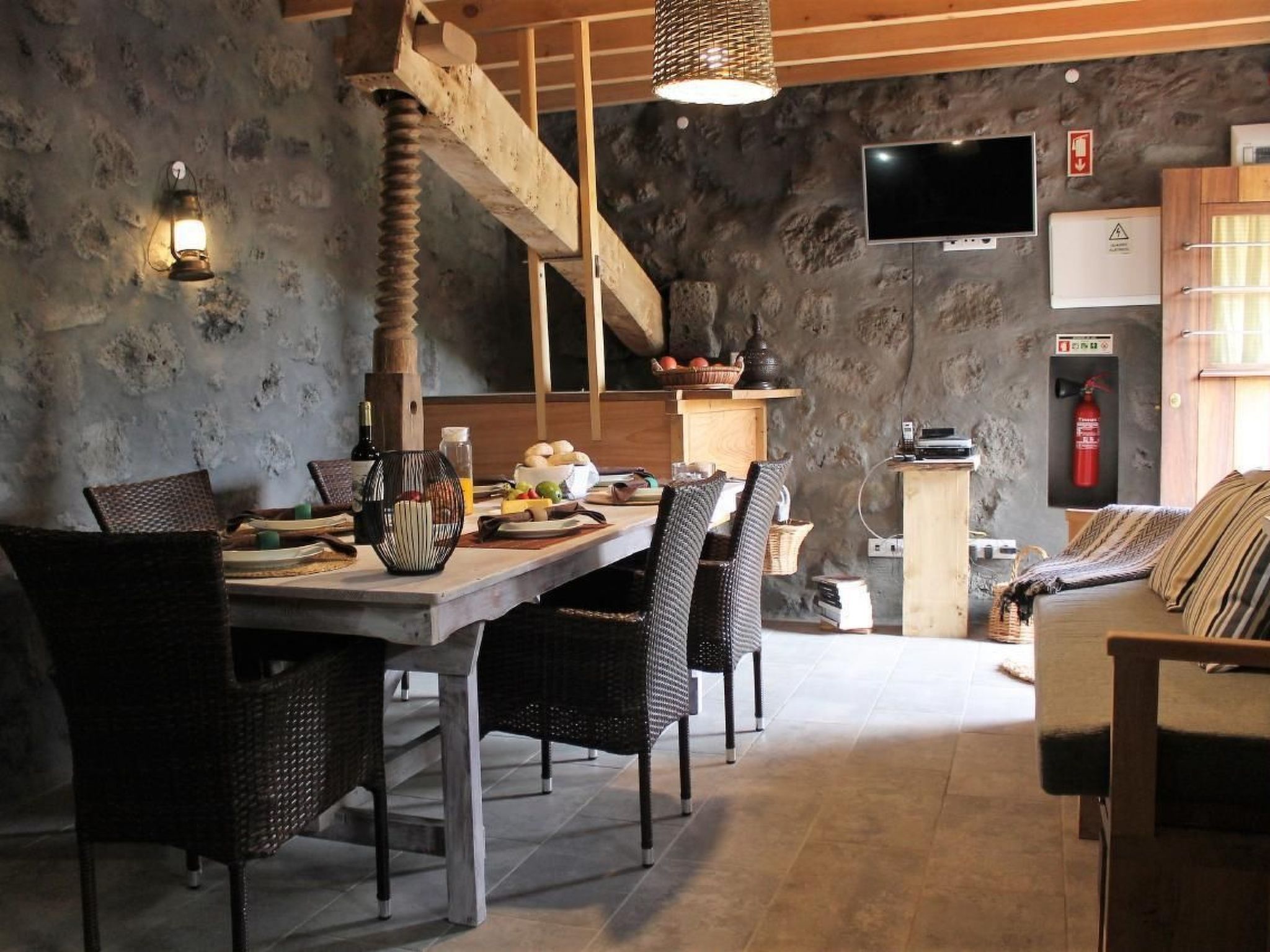 "Vinea Lava" mit Blick auf das Wasser-Binnen