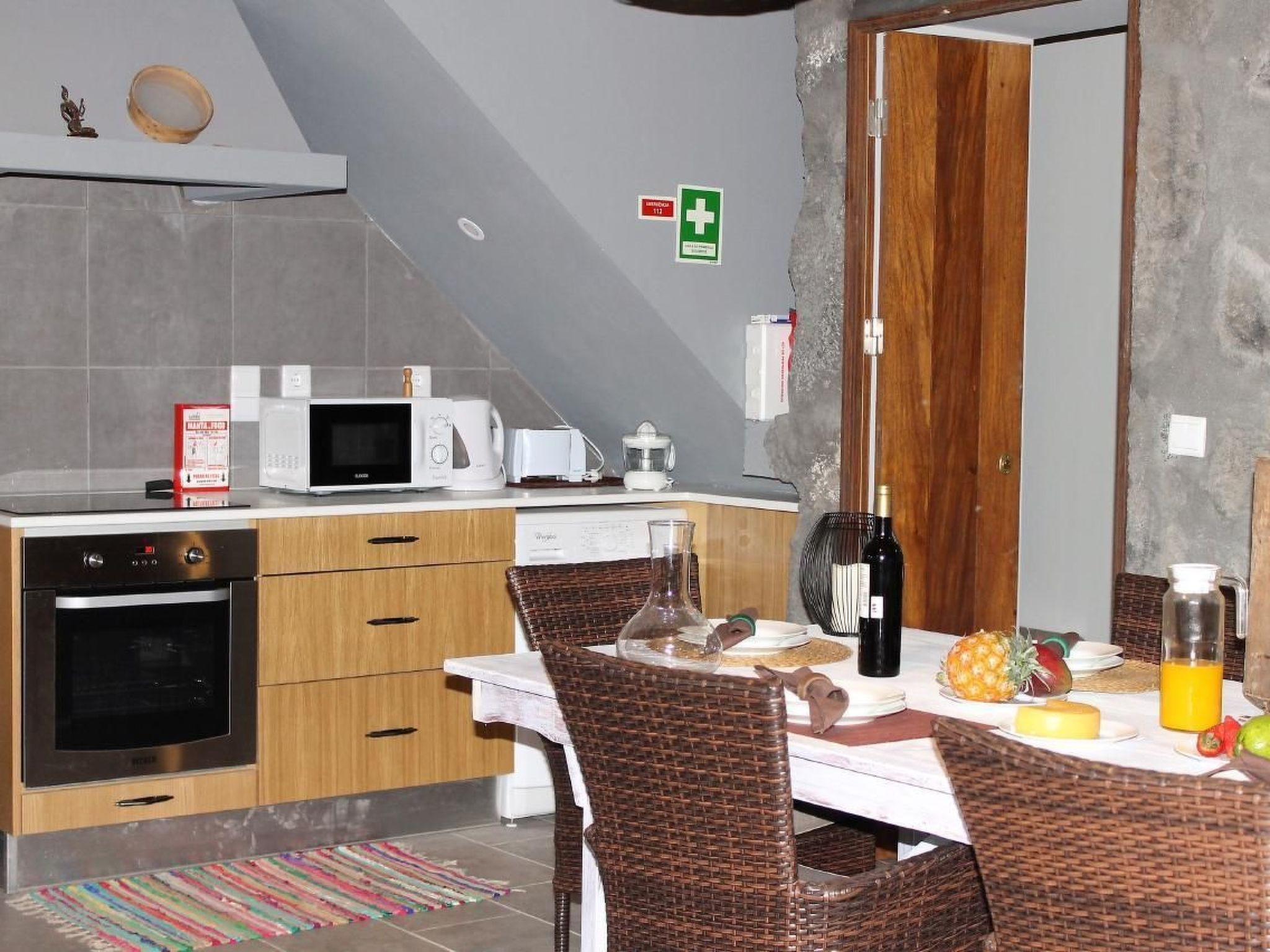 "Vinea Lava" mit Blick auf das Wasser-Binnen