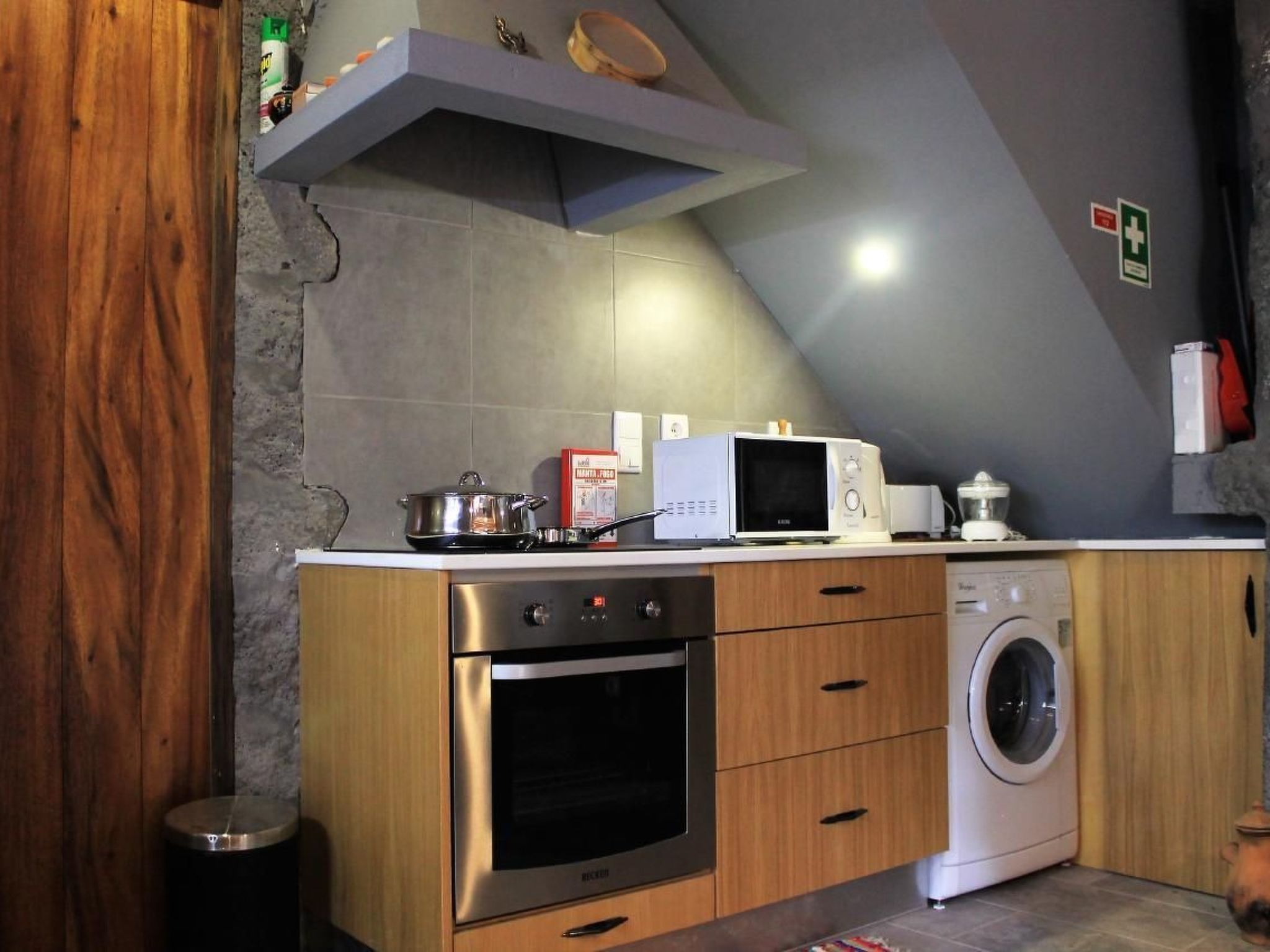 "Vinea Lava" mit Blick auf das Wasser-Binnen