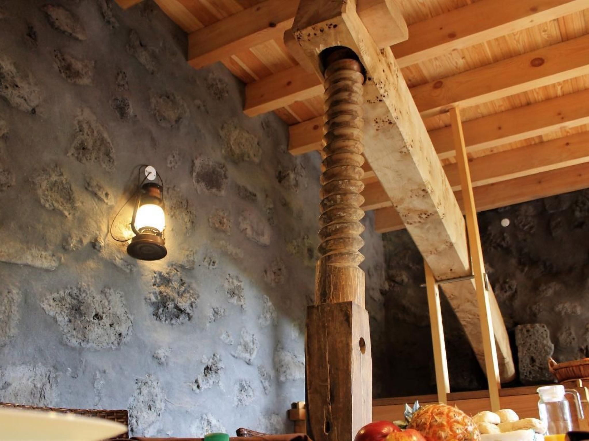 "Vinea Lava" mit Blick auf das Wasser-Binnen