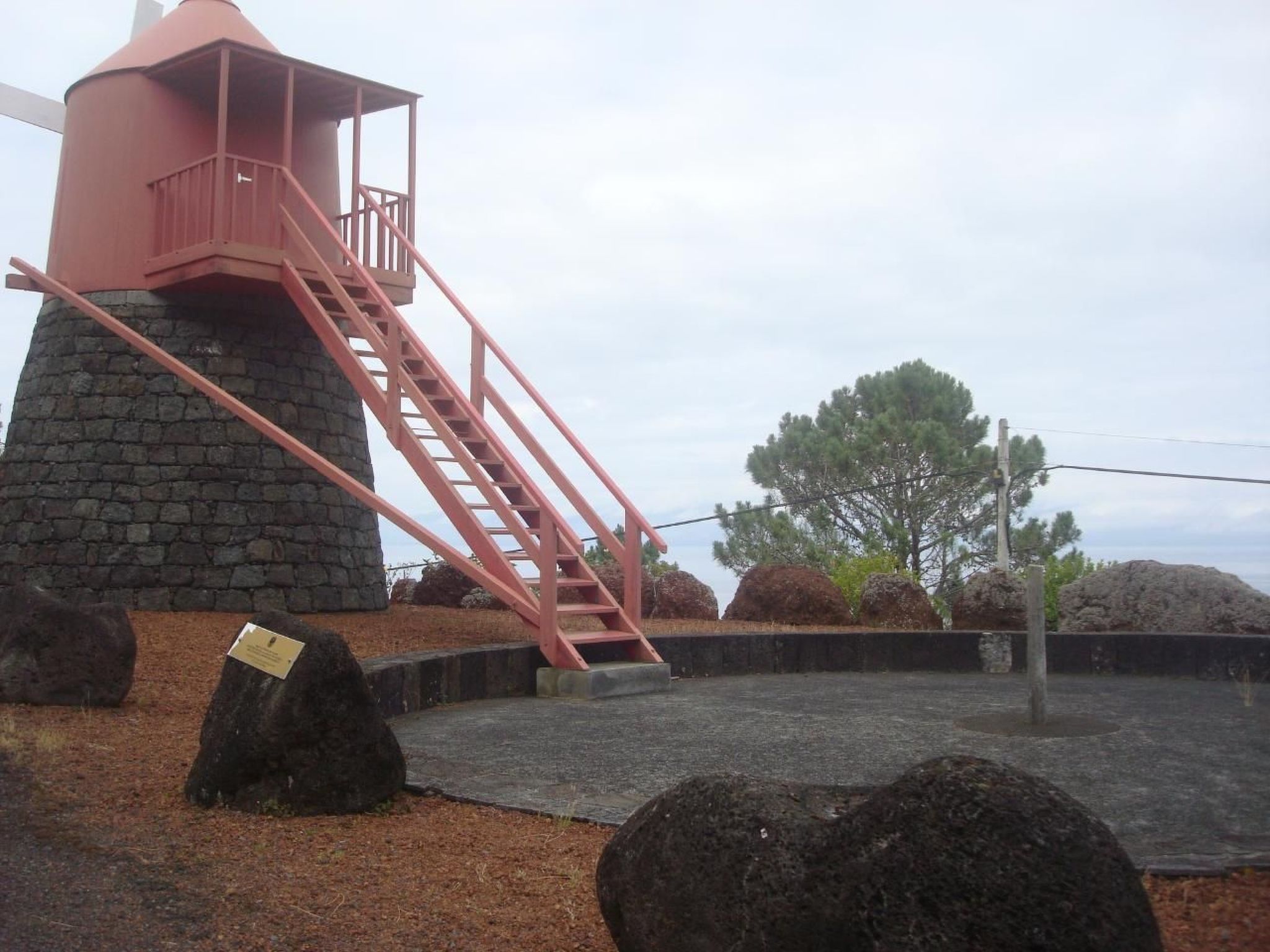 "Vinea Lava" mit Blick auf das Wasser-Binnen