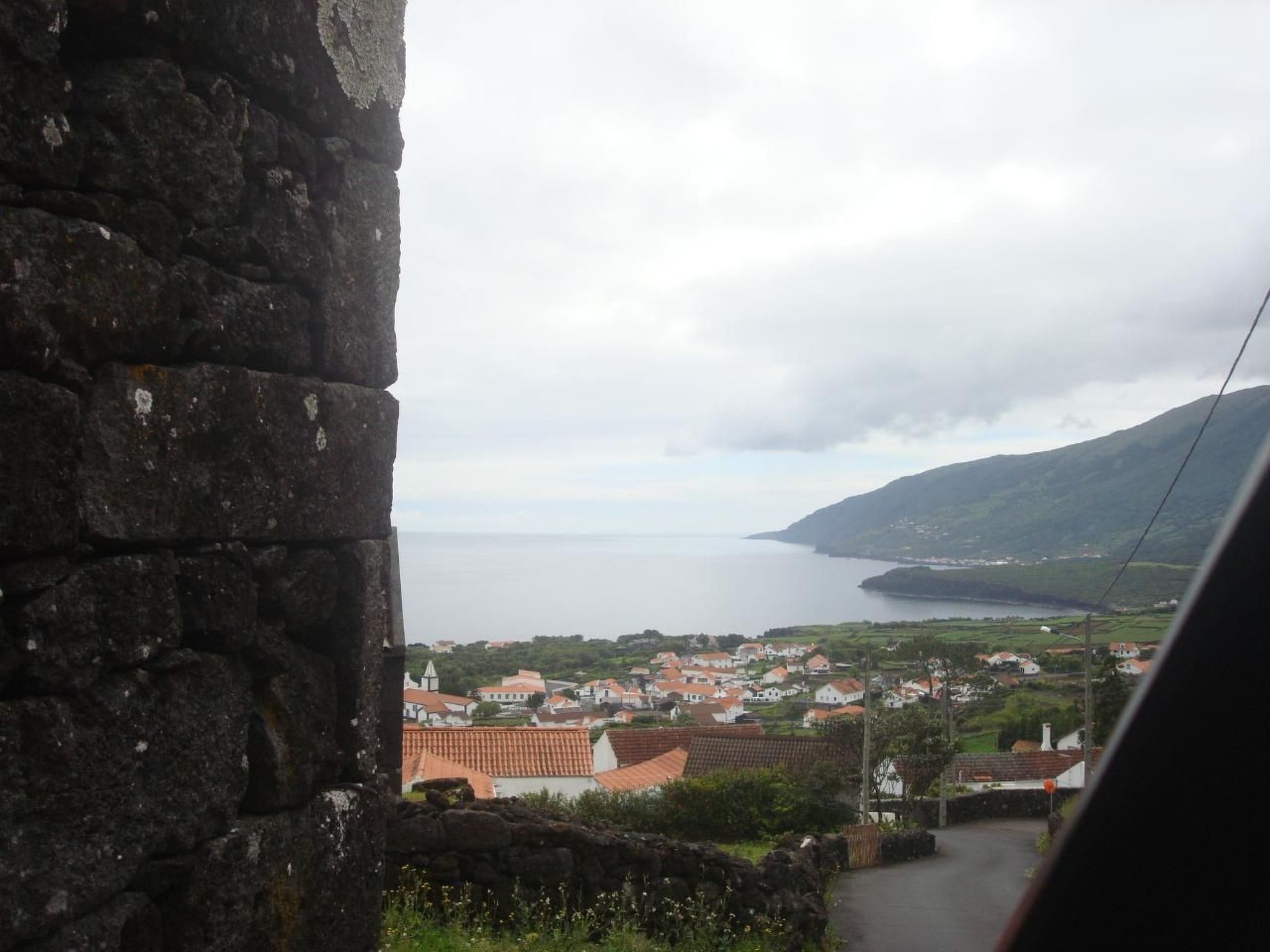 "Vinea Lava" mit Blick auf das Wasser-Binnen