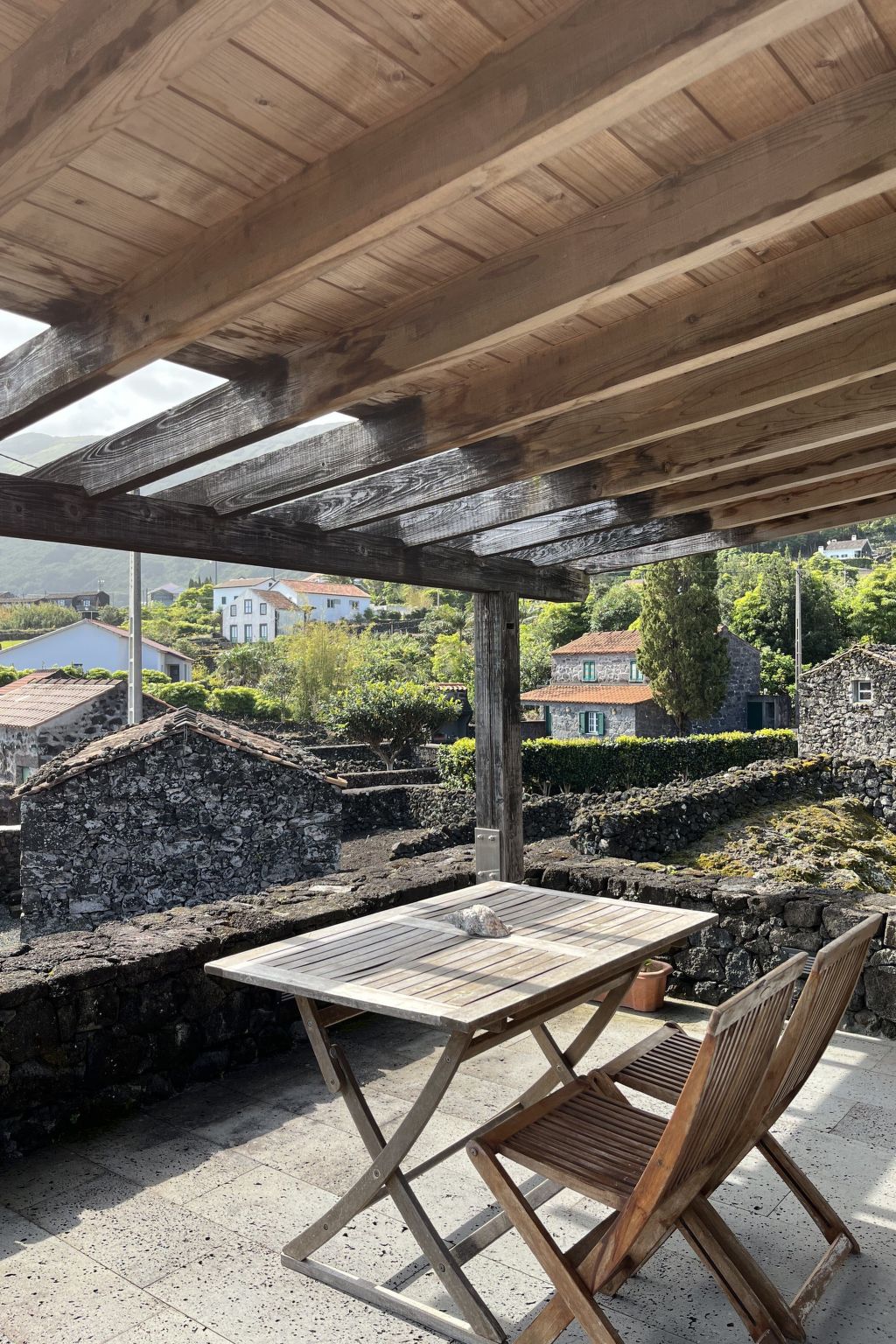 "Vinea Lava" mit Blick auf das Wasser-Binnen