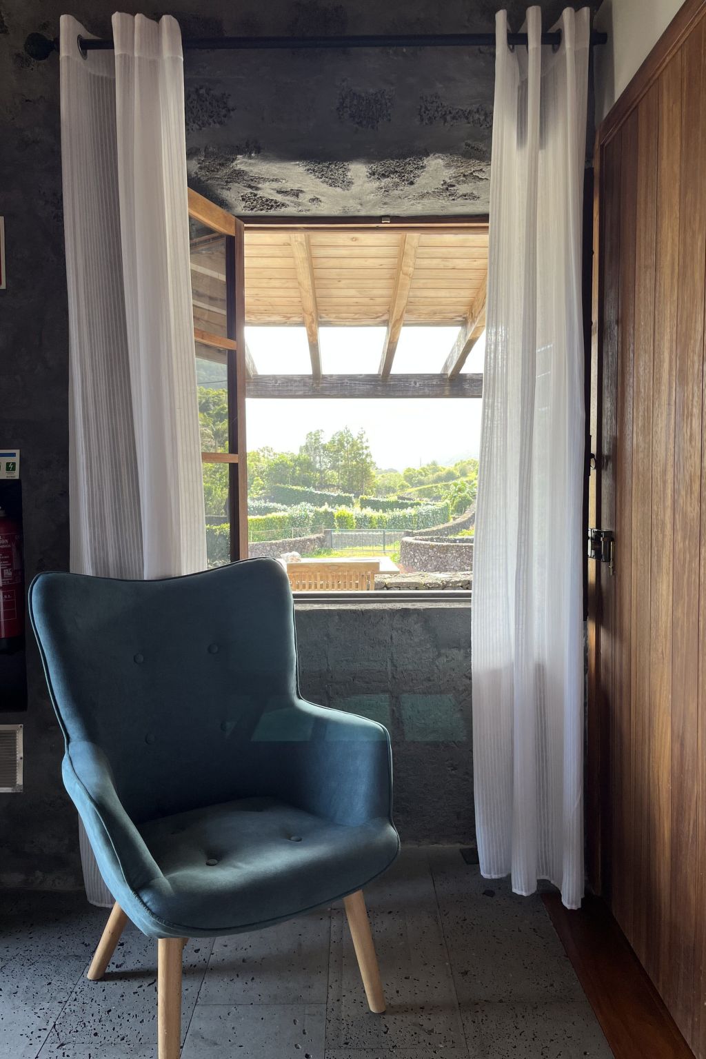 "Vinea Lava" mit Blick auf das Wasser-Binnen