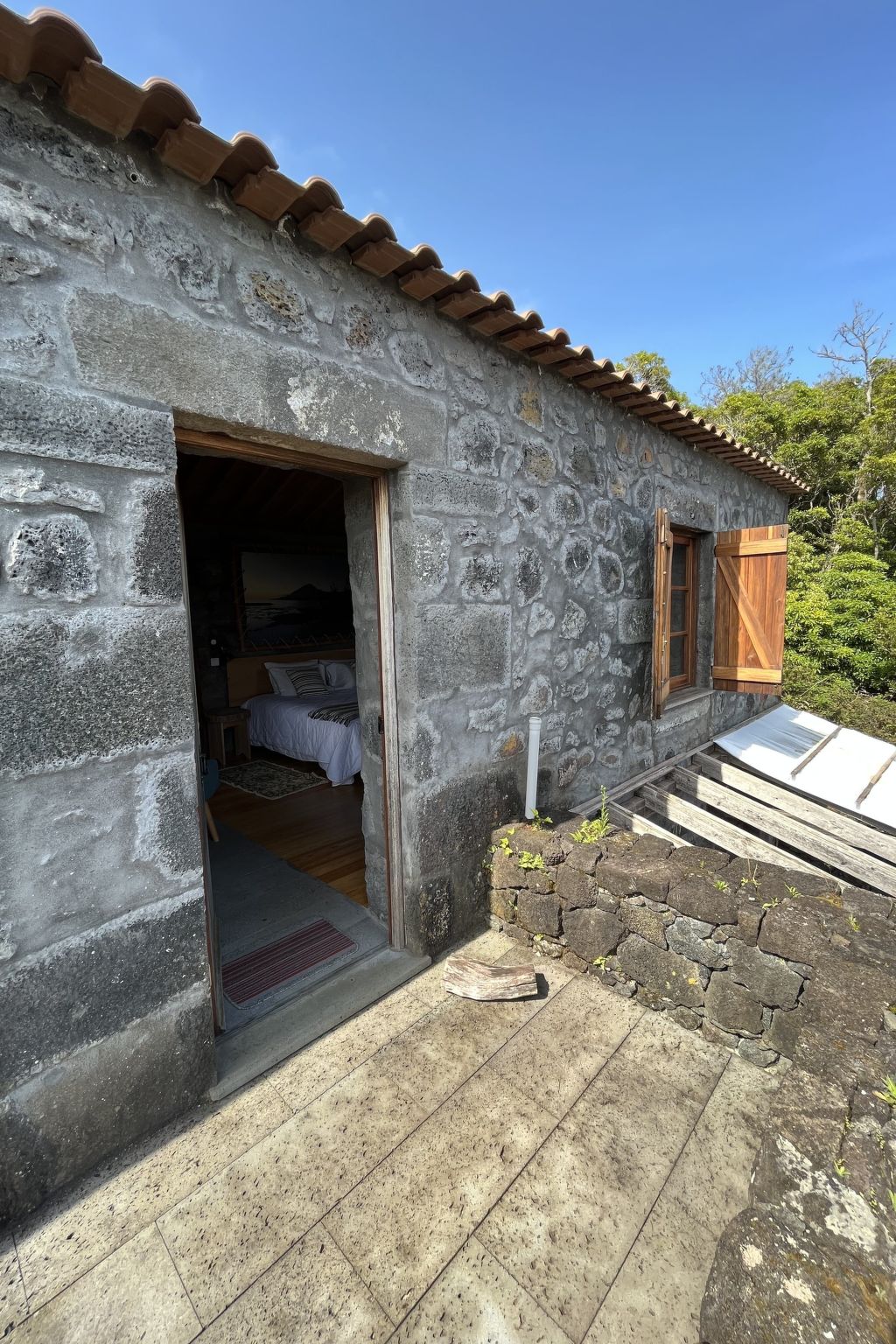 "Vinea Lava" mit Blick auf das Wasser-Binnen