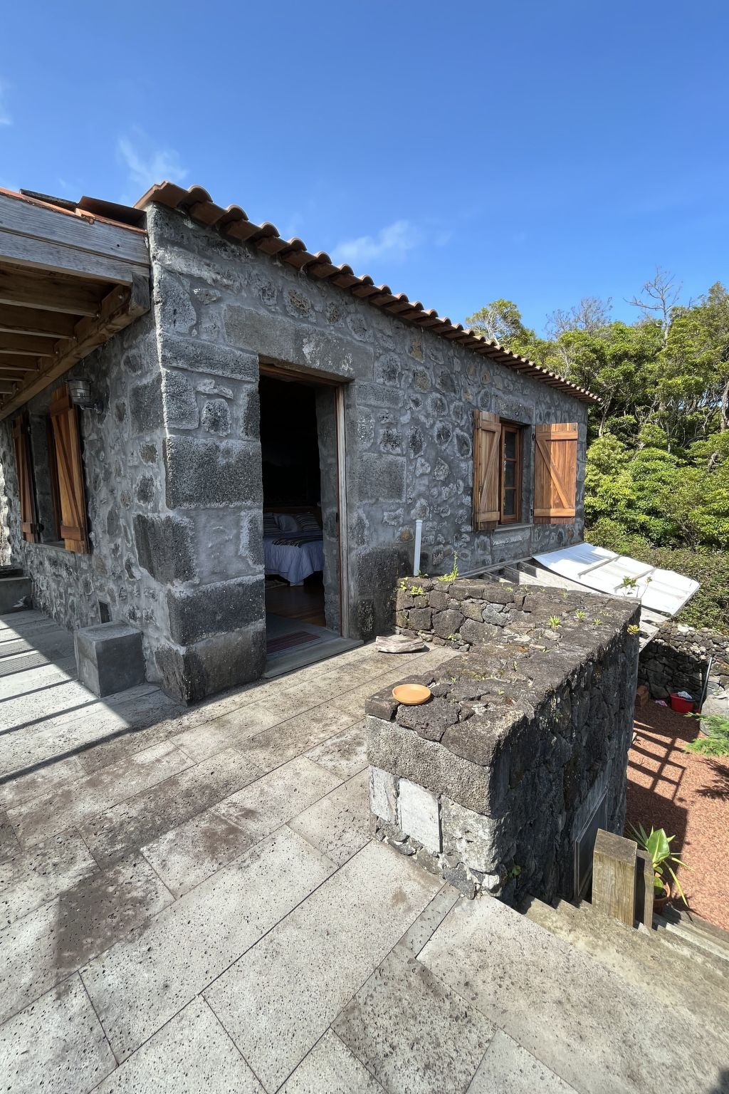 "Vinea Lava" mit Blick auf das Wasser-Binnen