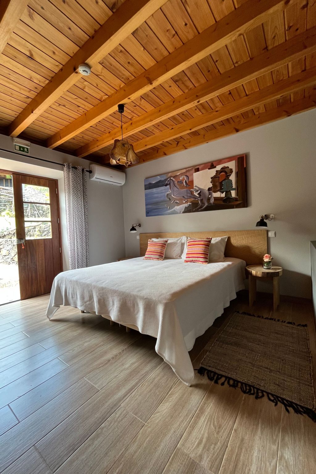 "Vinea Lava" mit Blick auf das Wasser-Binnen