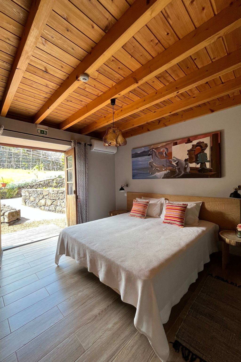 "Vinea Lava" mit Blick auf das Wasser-Binnen