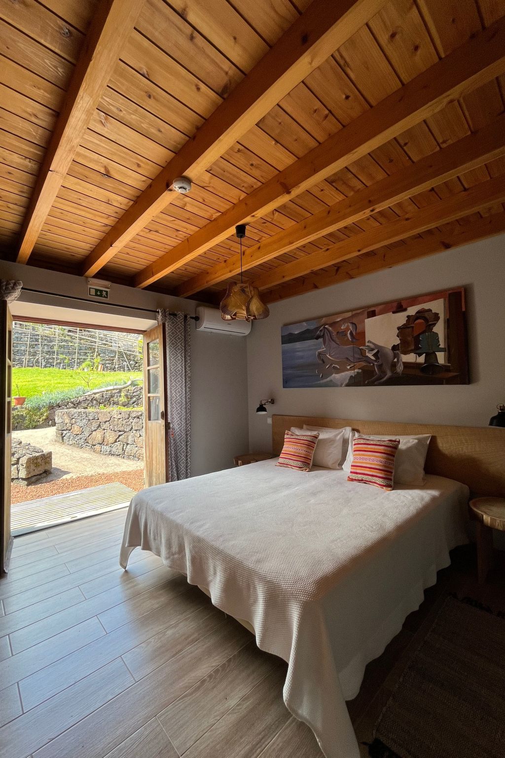 "Vinea Lava" mit Blick auf das Wasser-Binnen