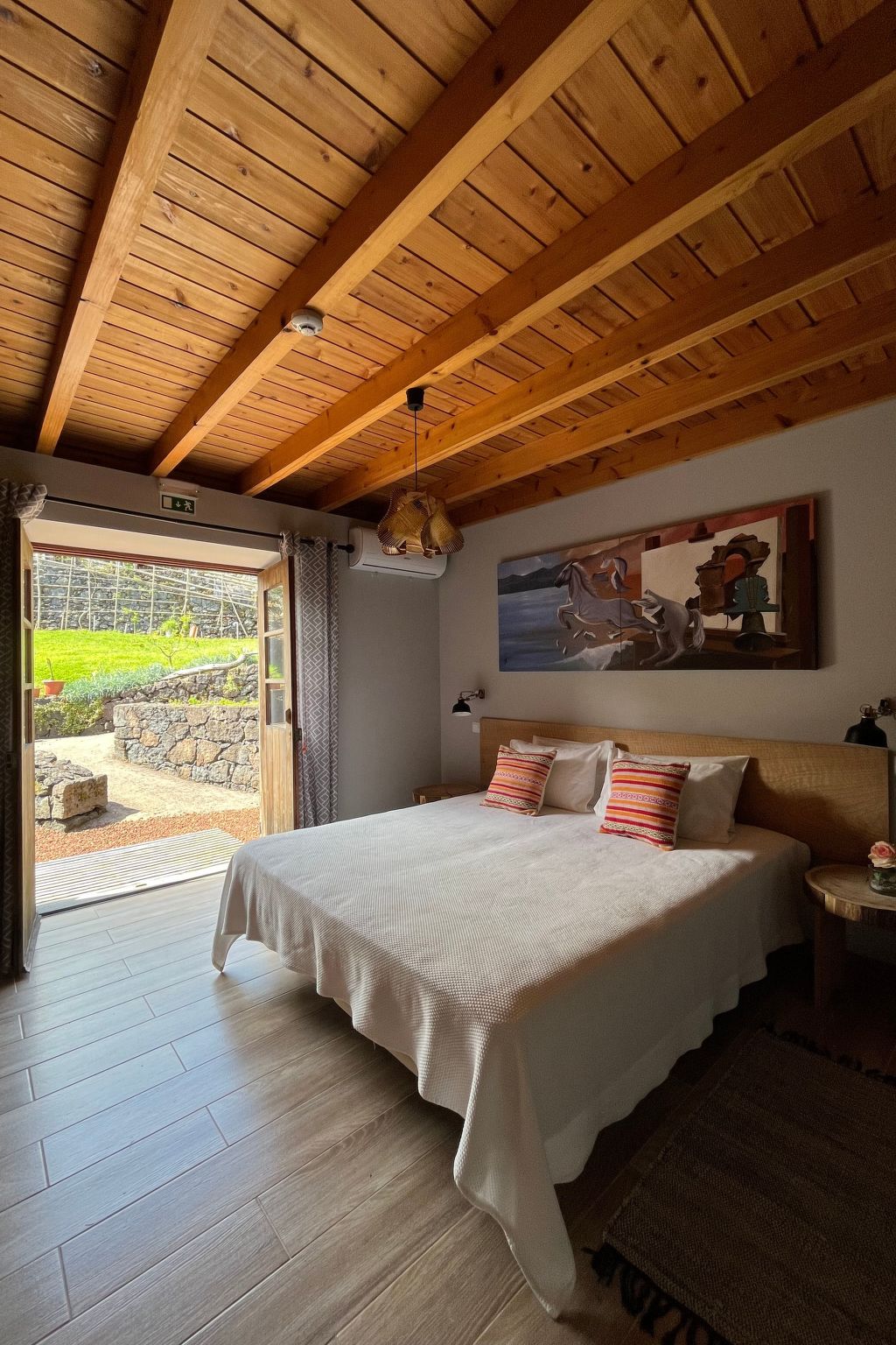 "Vinea Lava" mit Blick auf das Wasser-Binnen