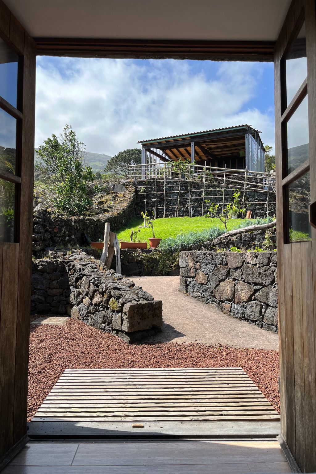 "Vinea Lava" mit Blick auf das Wasser-Binnen